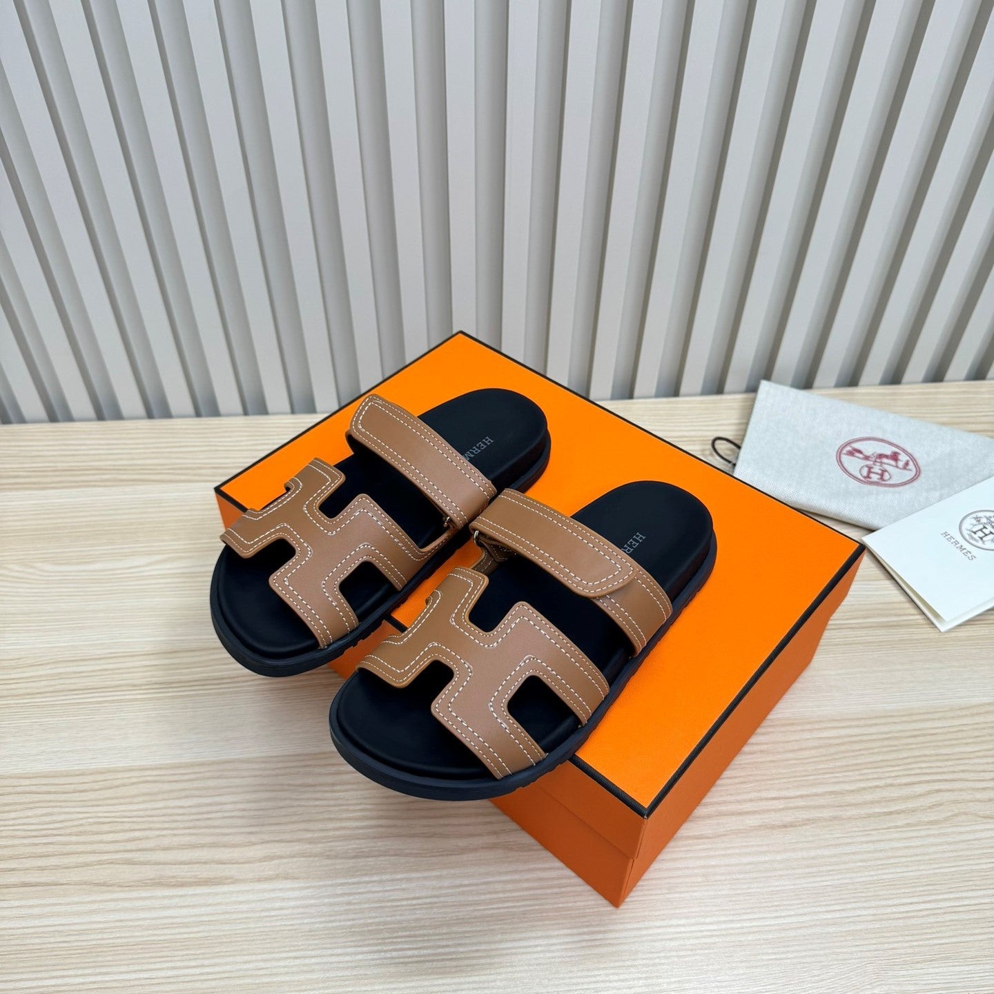 HM Chypre Sandal Hemming Brown Black Cowhide 618588