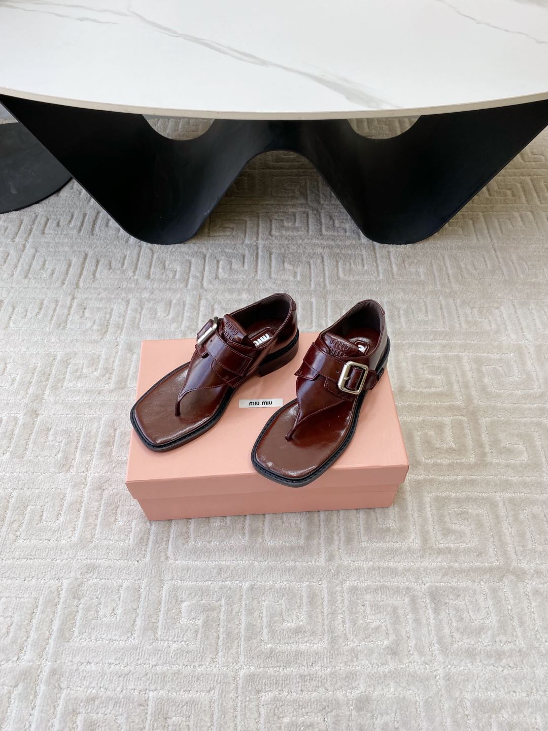 Miu Thong Sandals In Red Brown Shiny Lambskin With Silver Buckle
