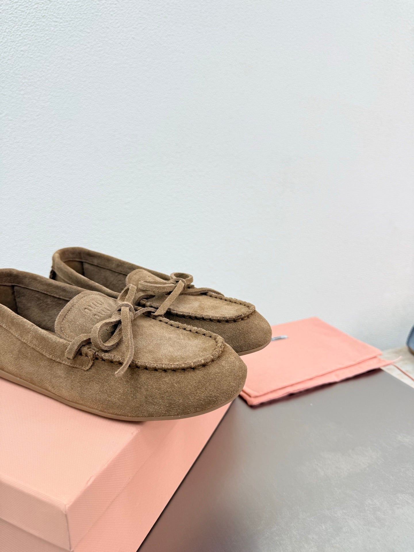 Miu Logo Loafer Khahi Suede 693517