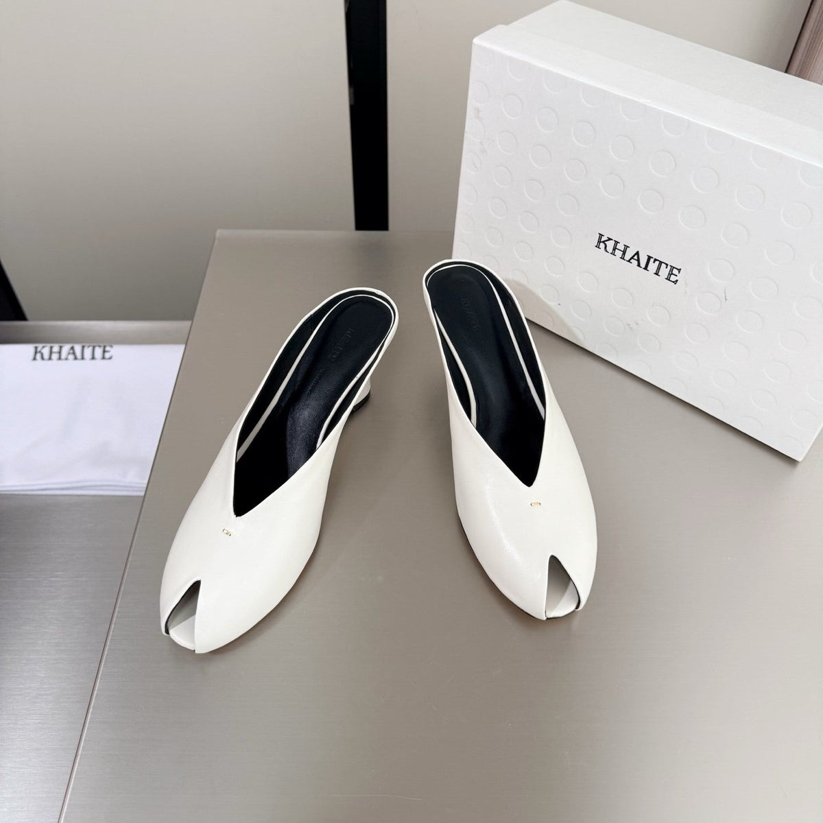 Khaite 26s Cloak Mules 7.5cm Leather 909449