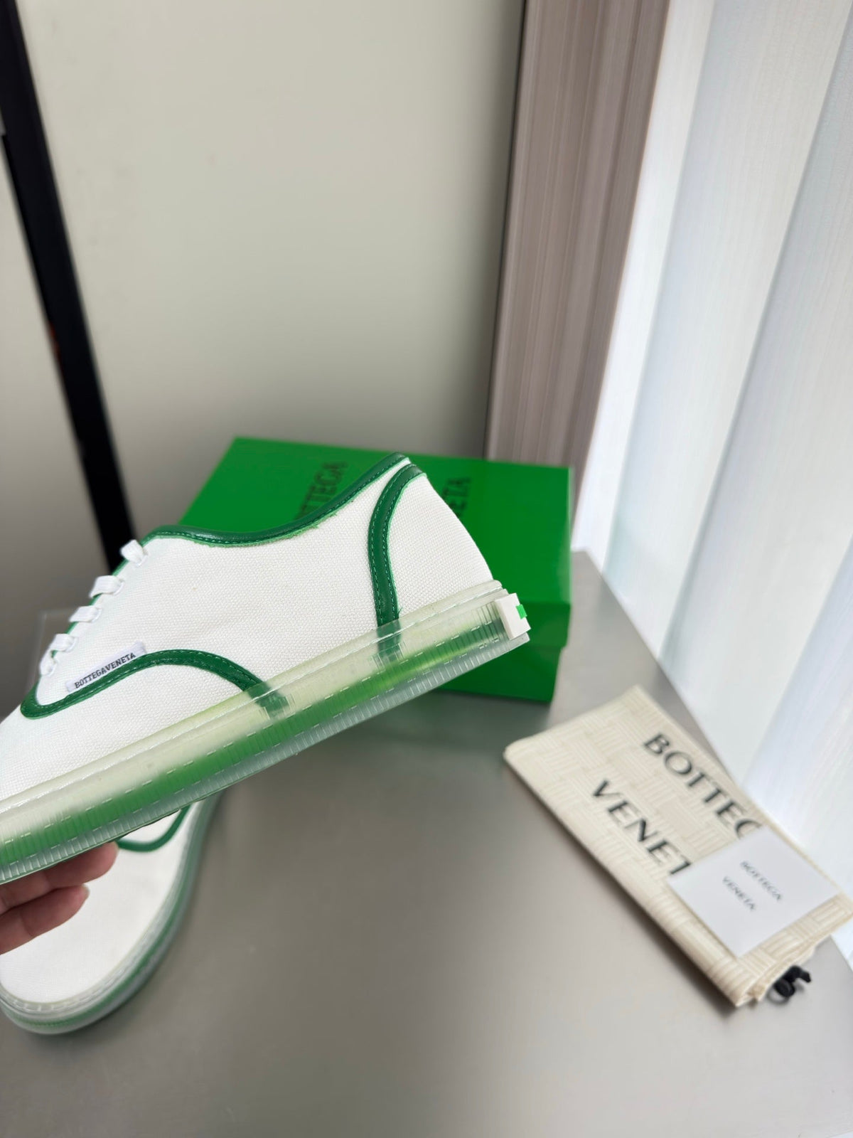 BV 26s Sneakers White Green Leather 194233