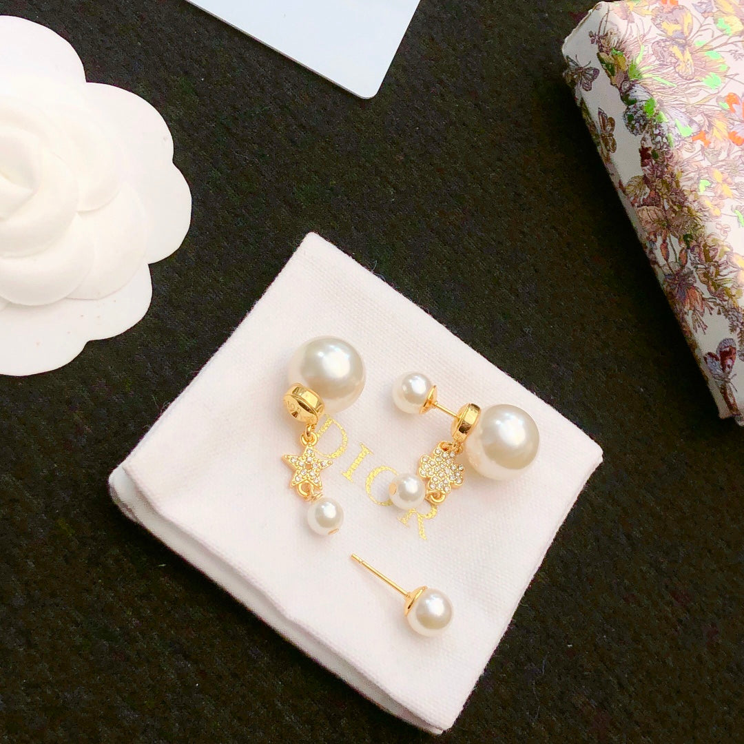 CD 26S Pearl Star & Flower Drop Earrings In Gold Tone Metal With Crystal 631008