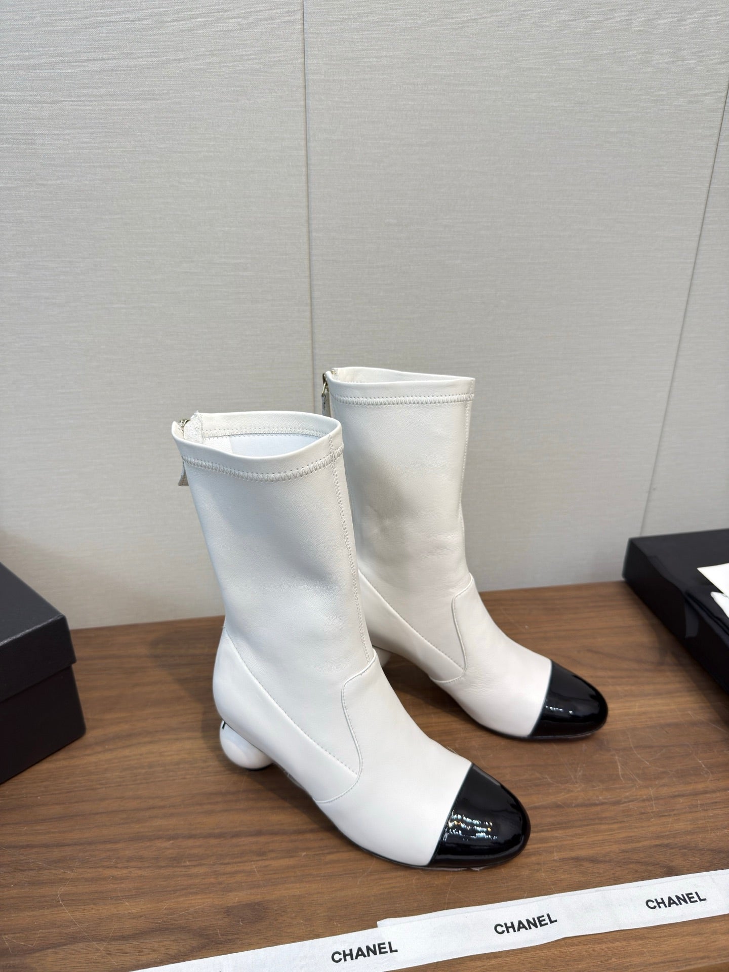 CC 25B Double C Giant Pearl Ankle Boots 50mm White Sheepskin 465703