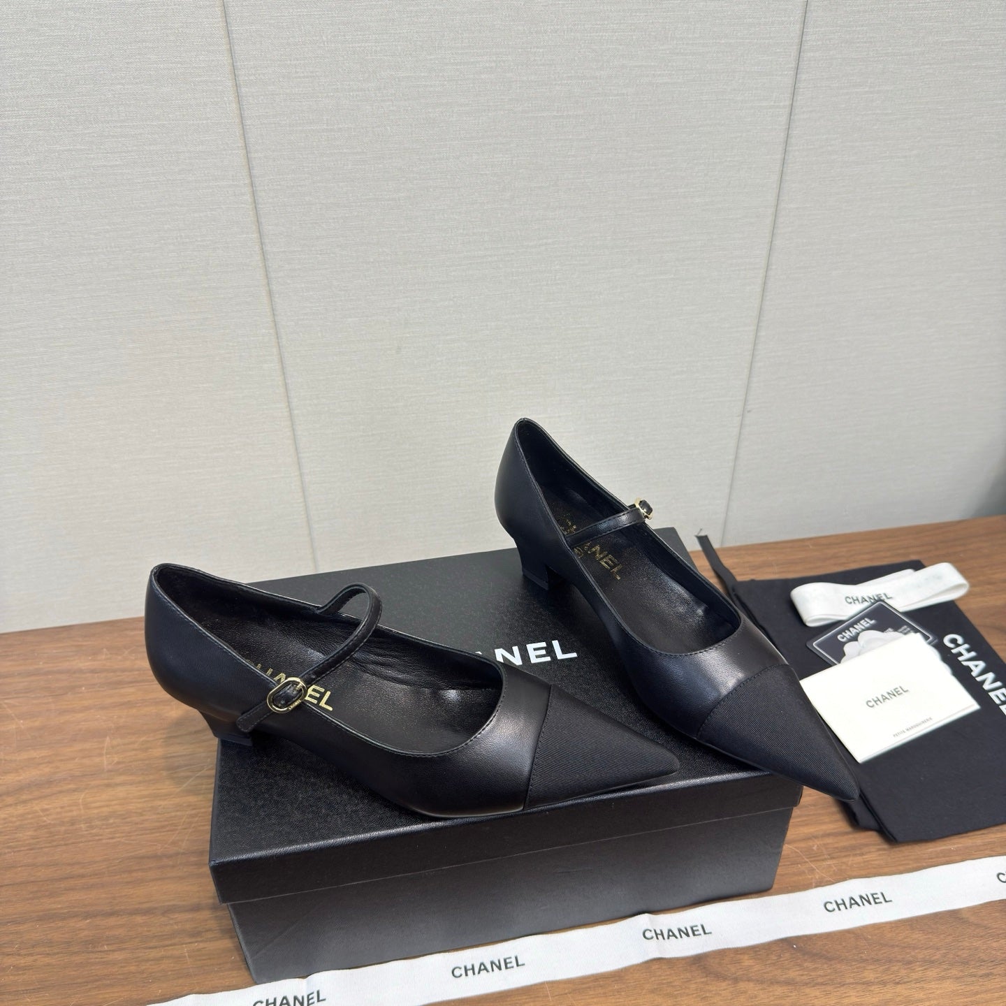 CC 26s Marry Jane 2.5cm Black Cowhide 632188