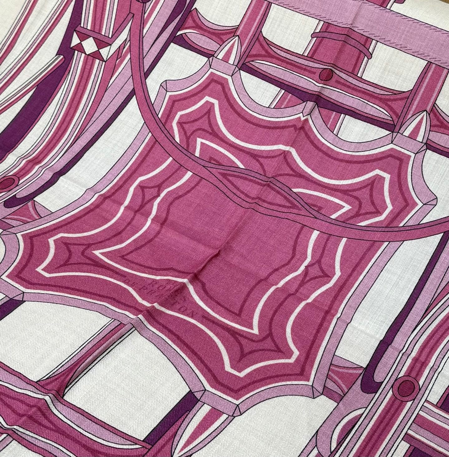 HM Les Roues de Phaeton Scarf 140x140cm Purple White Silk Cashmere 269477