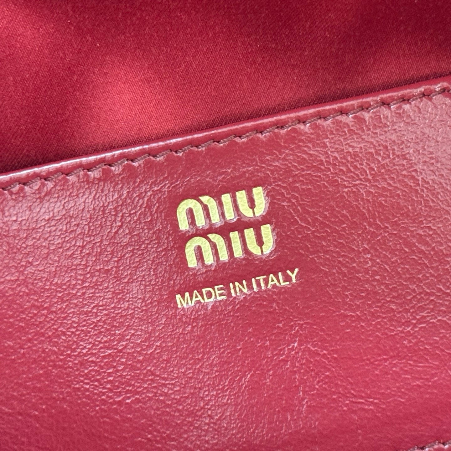 Miu Caprice Clutch Burgundy Leather 280751
