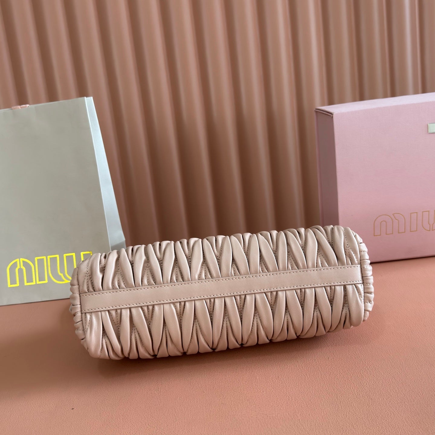 Miu Caprice Clutch Light Pink Matelassé Nappa Leather 280765