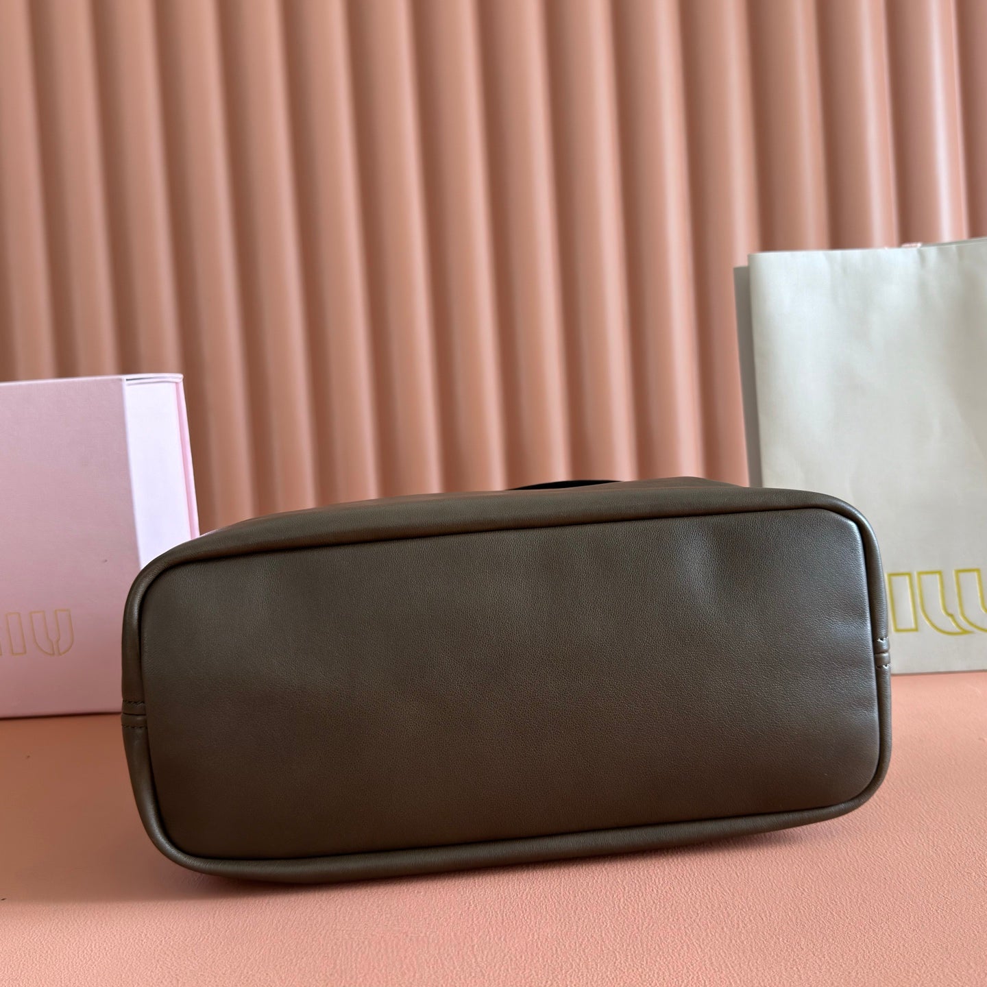 Miu 5BE101 Pouch Muted Brown Cowhide 285394