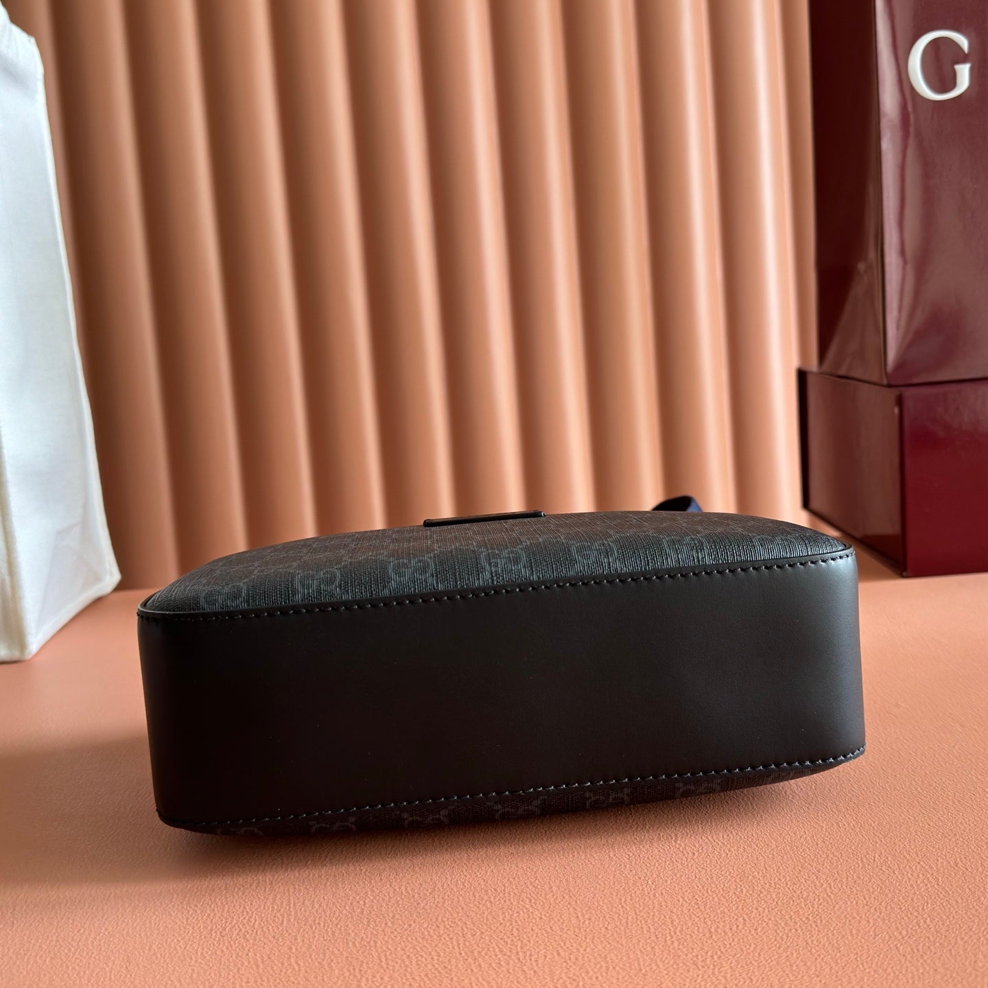 GG Supreme Shoulder Bag Black Canvas Leather 292636