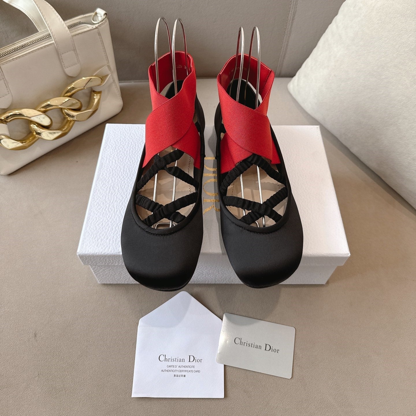 CD 26s Shade Ballet Flats Black Red Satin 939600