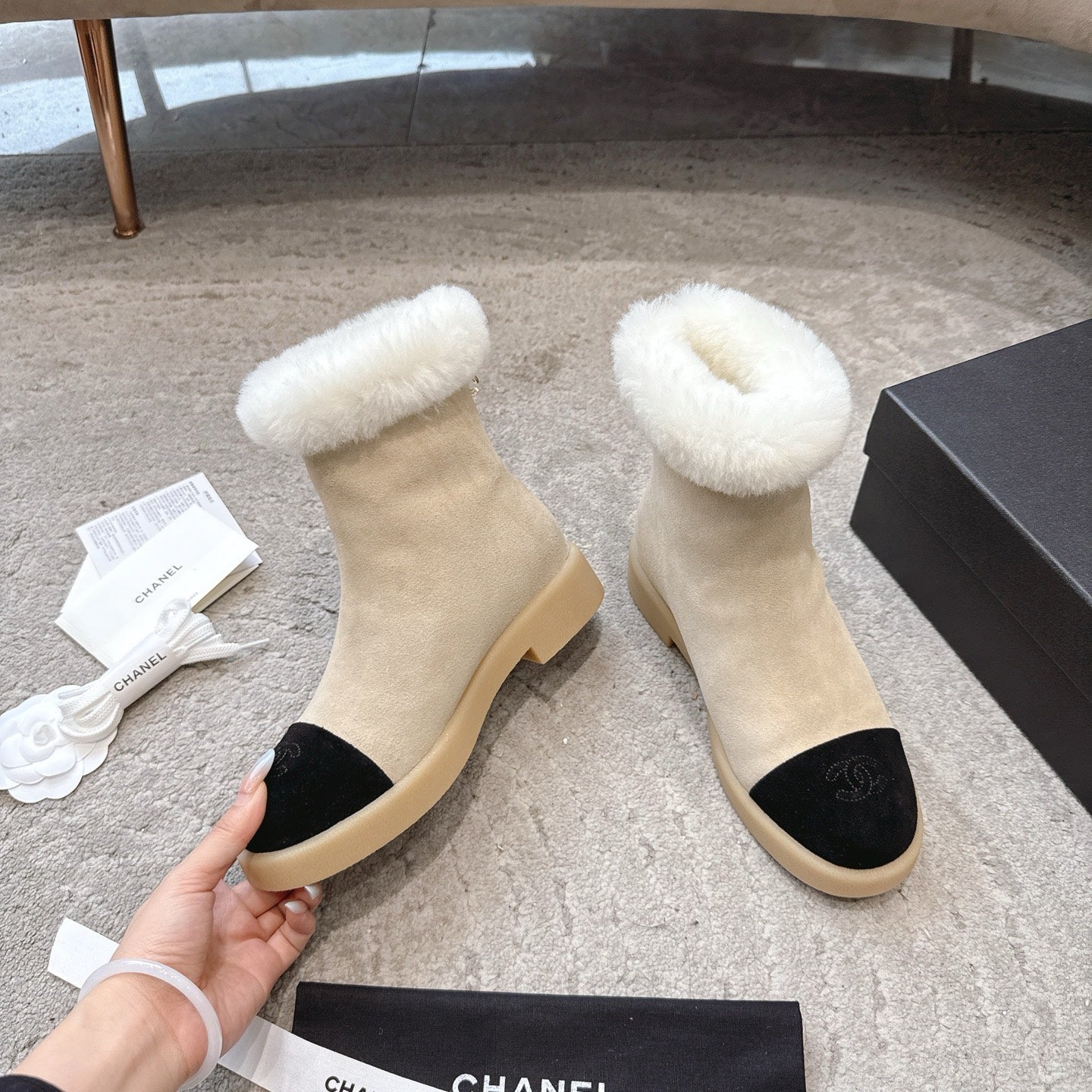 CC 25K Snow Boots 30mm Black Beige Wool Suede 527625
