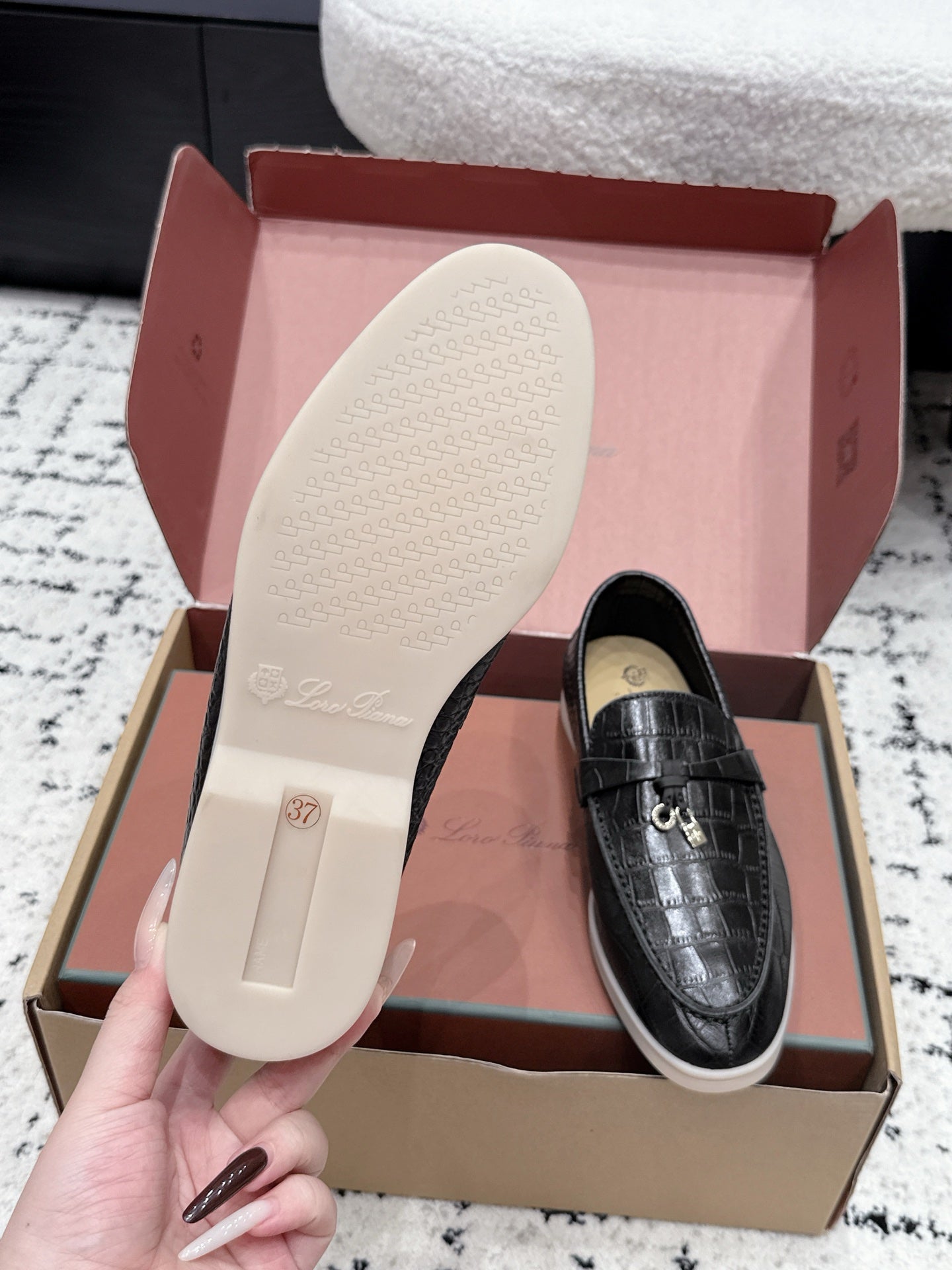 LP Summer Charms Walk Loafers Black Alligator Leather 923392
