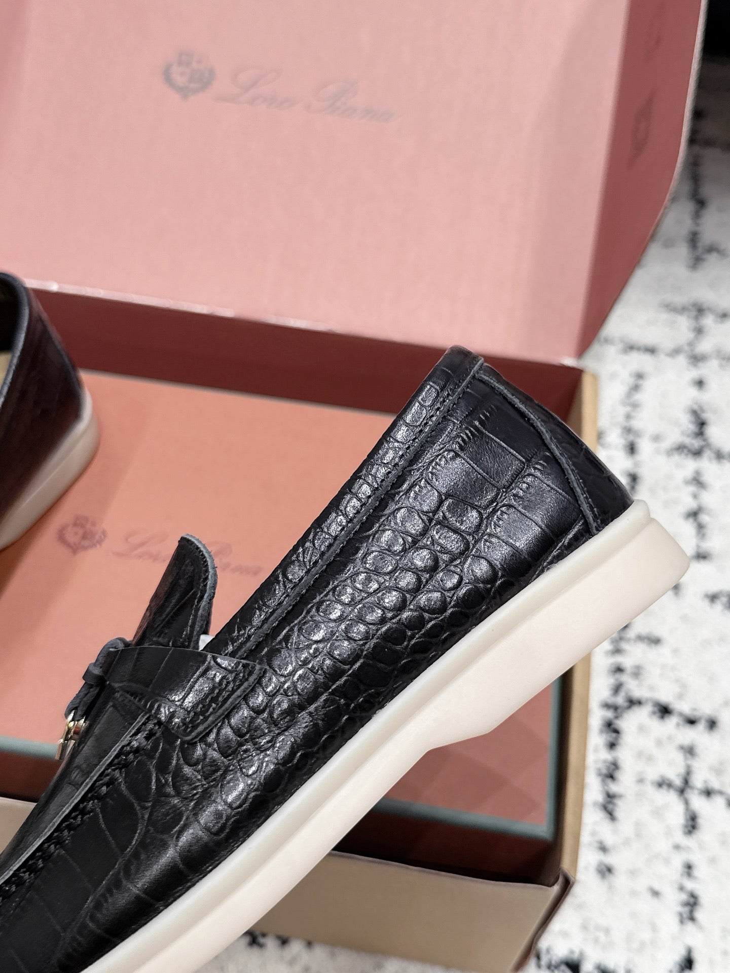 LP Summer Charms Walk Loafers Black Alligator Leather 923392
