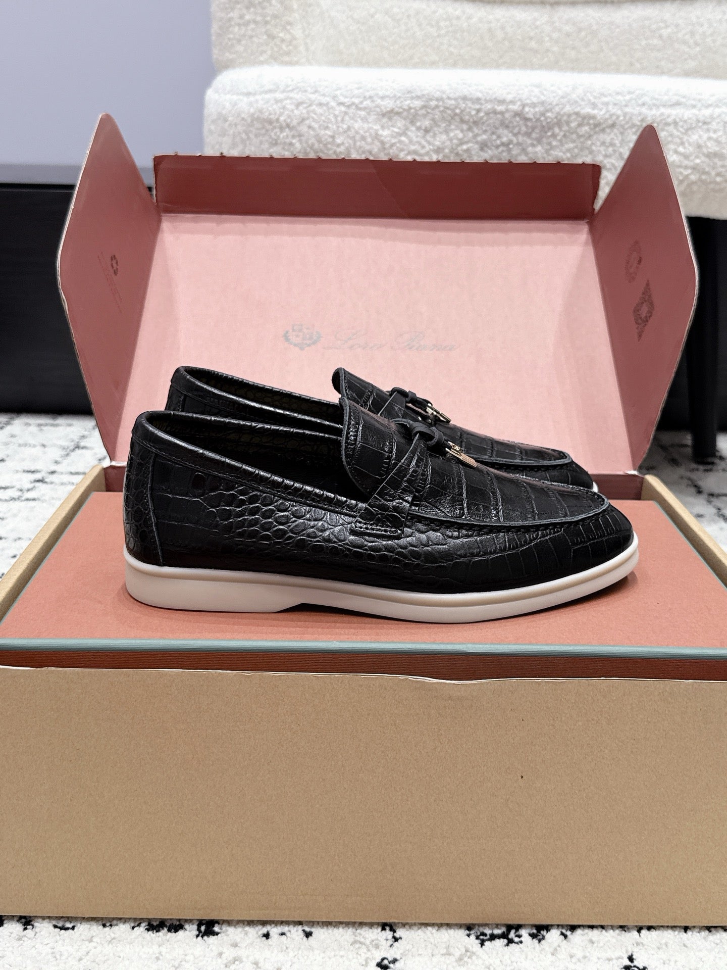 LP Summer Charms Walk Loafers Black Alligator Leather 923392