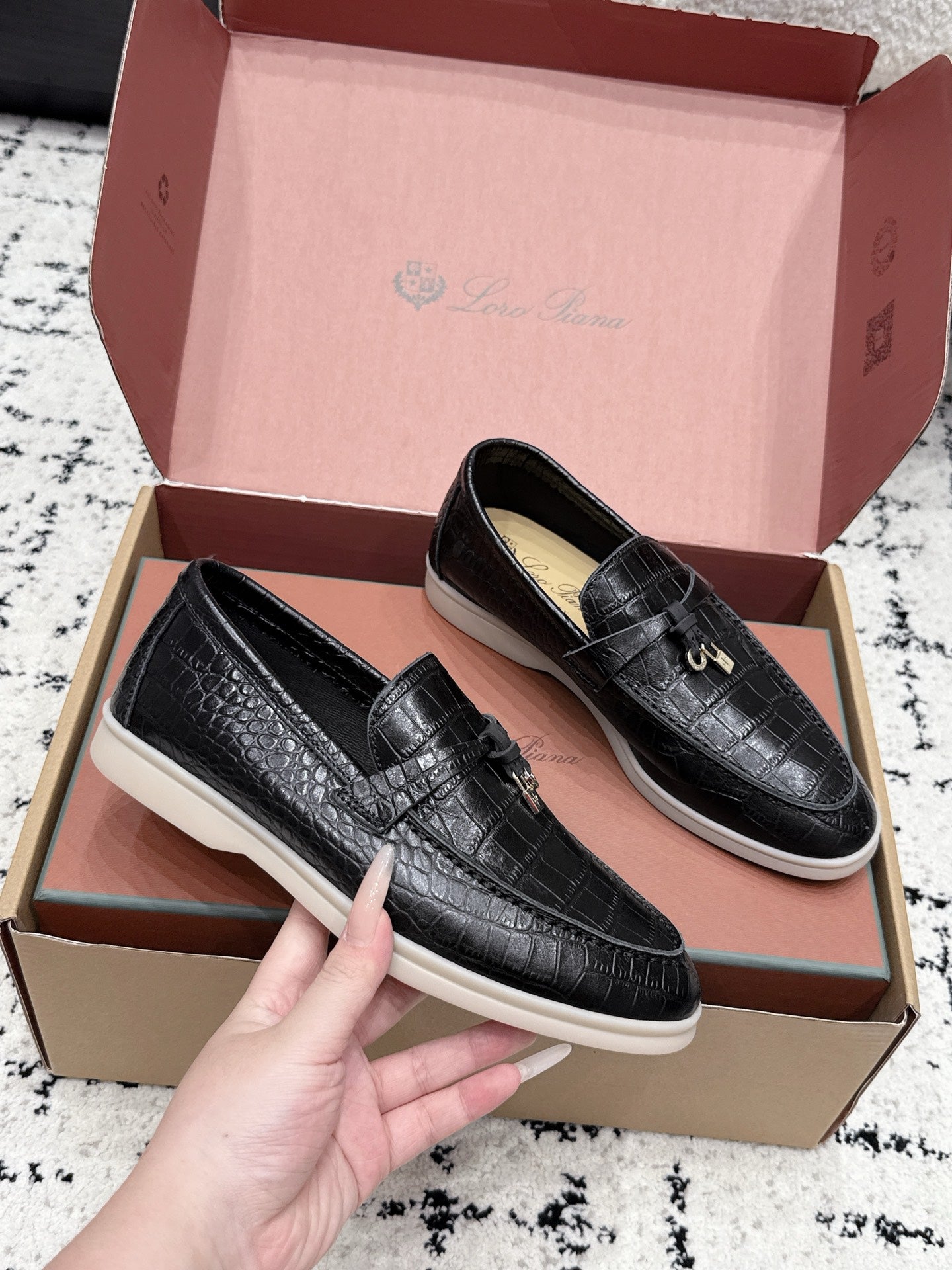 LP Summer Charms Walk Loafers Black Alligator Leather 923392