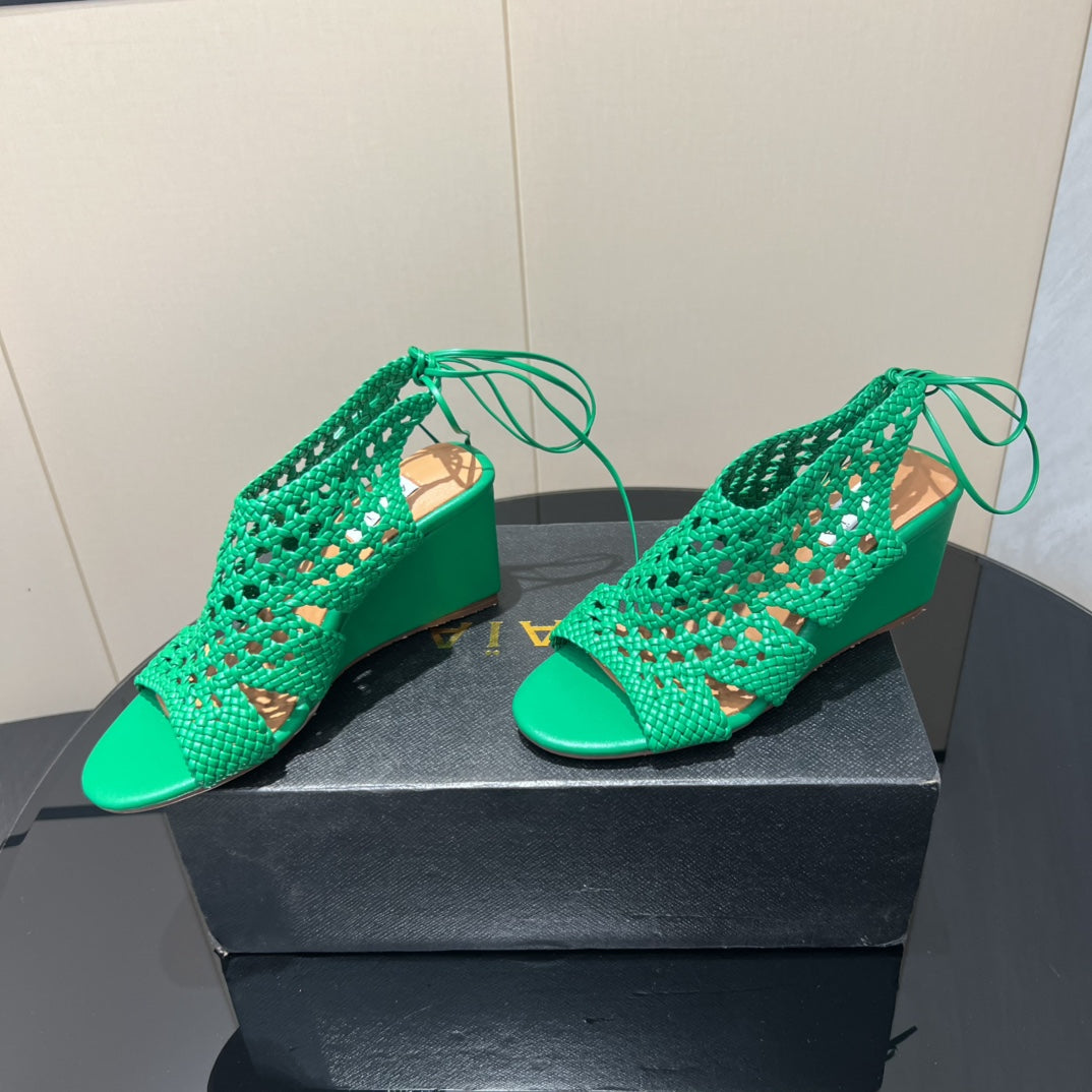 Alaia 25 Round-toe Braided Wedge Sandals 75mm Green Woven Leather 433567