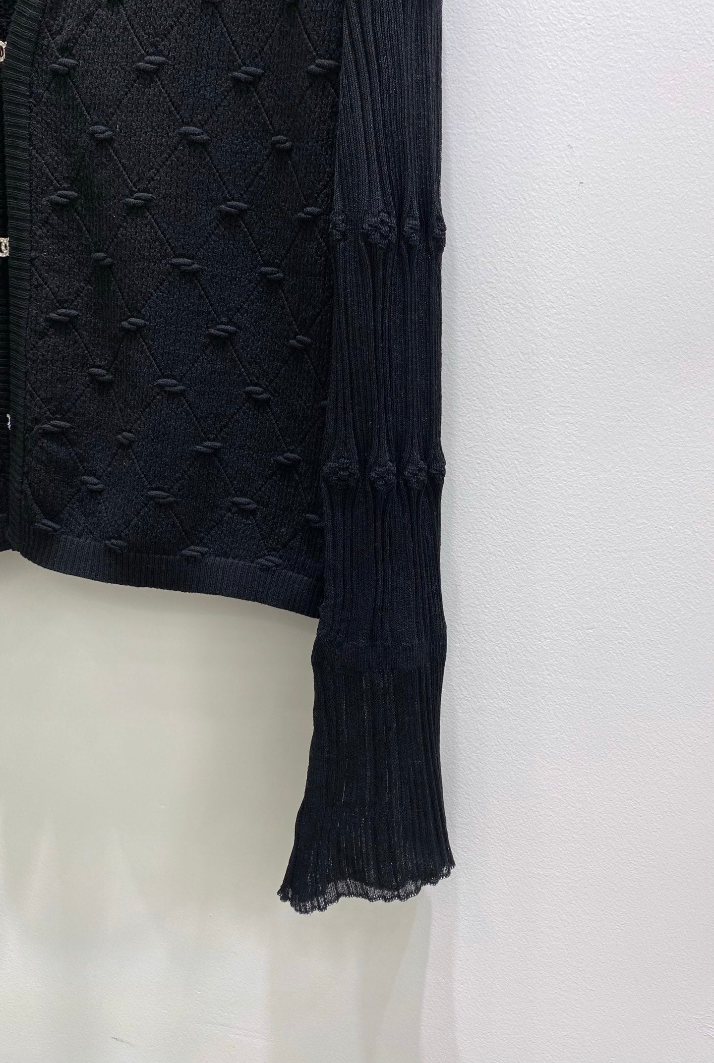 CC 26s V-Neck Textured Knit Cardigan Black Cotton Viscose 423131