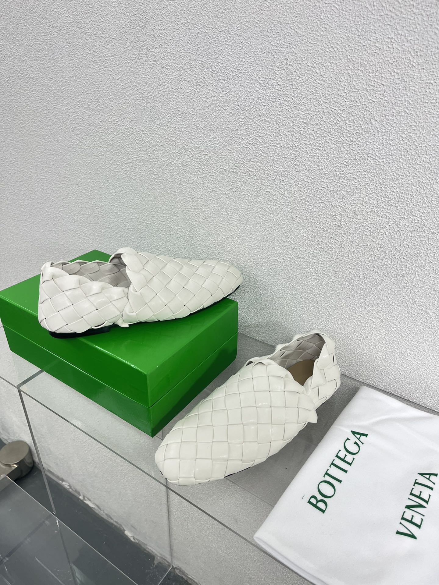 Bottega Veneta Intrecciato Ivory Lambskin 972907