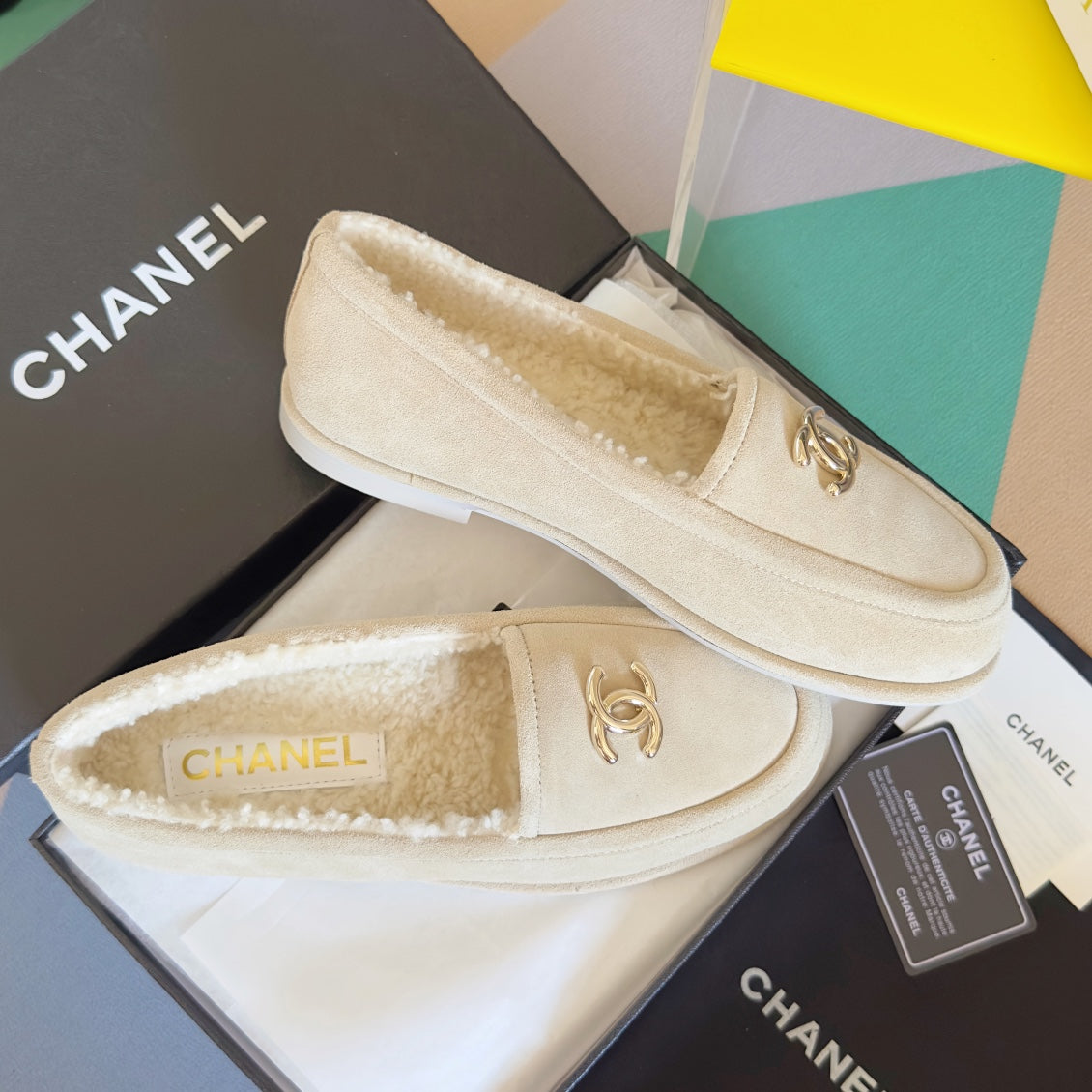 CC Moccasins 15mm White Suede
