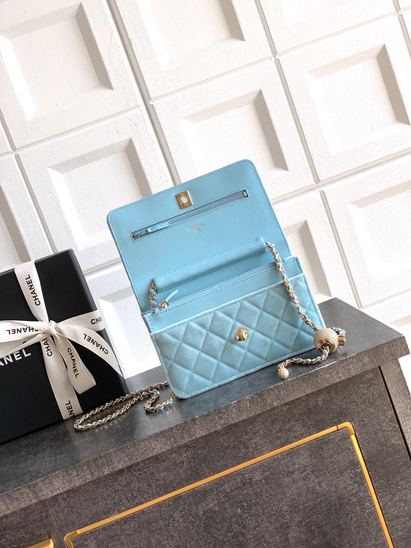 CC 26C Flap Bag 20 Light Blue Velvet