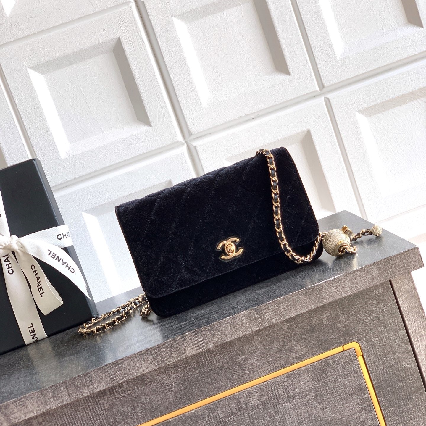 CC 26C Flap Bag 20 Black Velvet