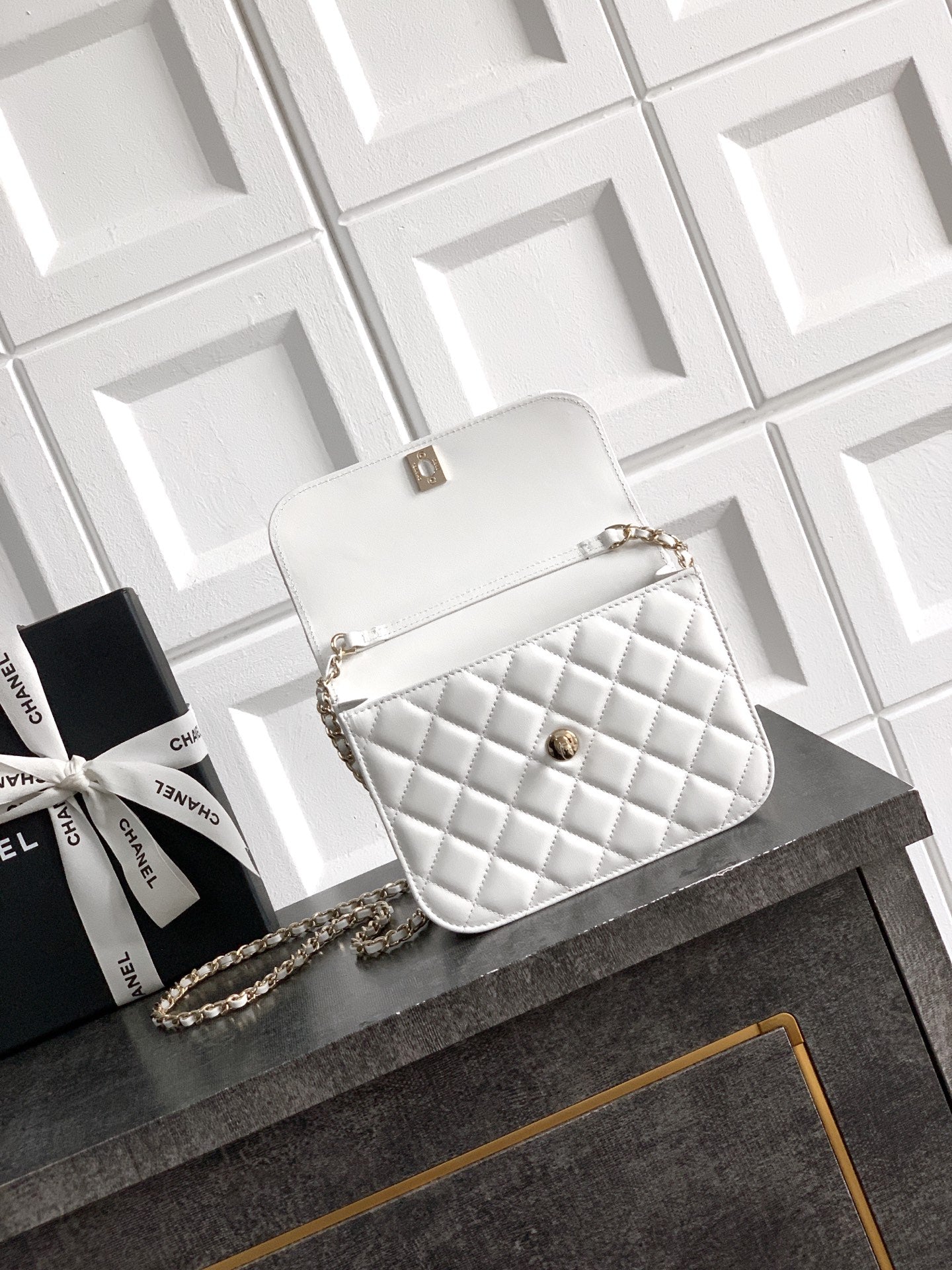 CC Mini Flap Bag 17.5 With Handle White Lambskin