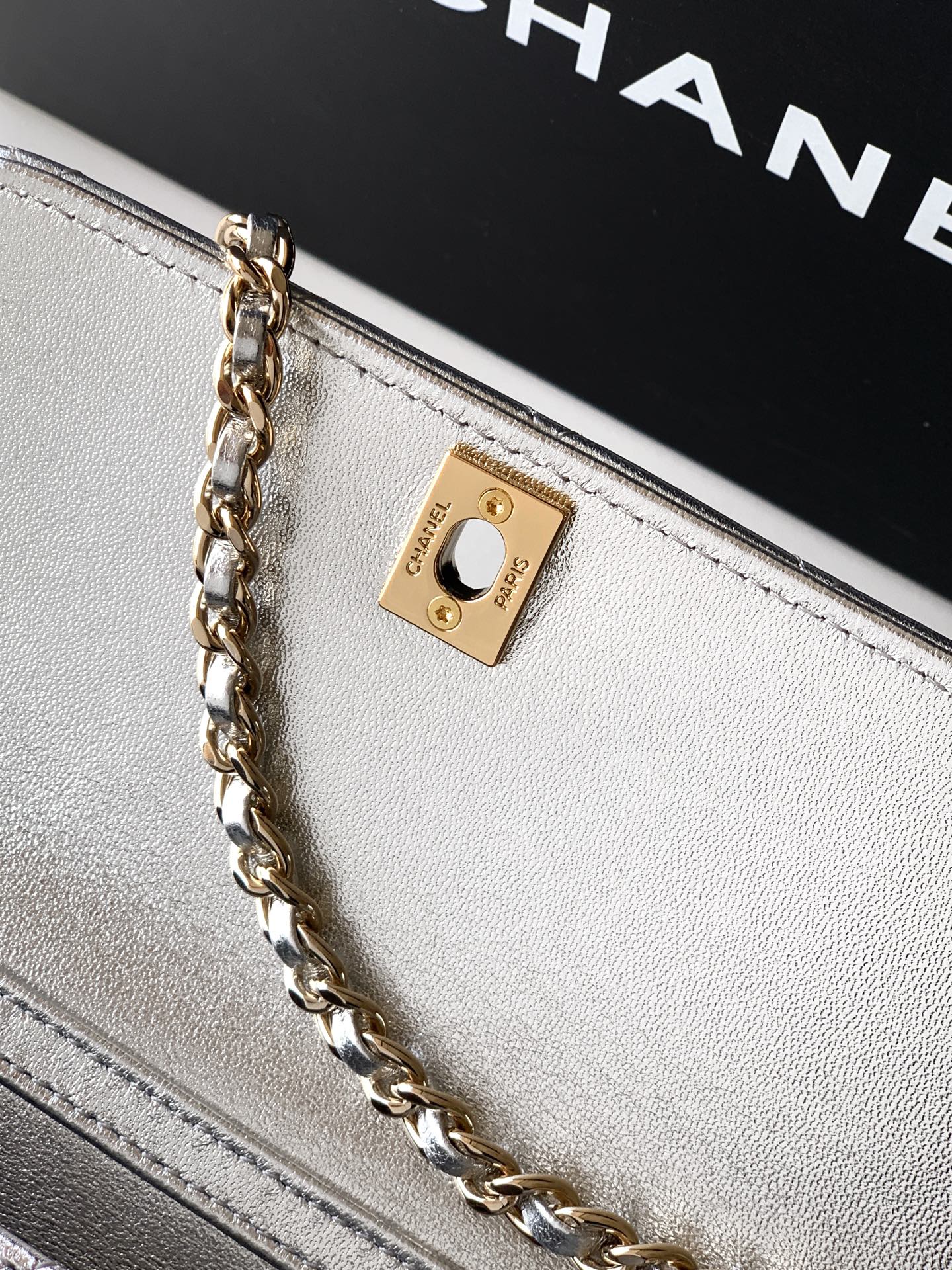CC Mini Flap Bag 17.5 With Handle Sliver Metalic Lambskin