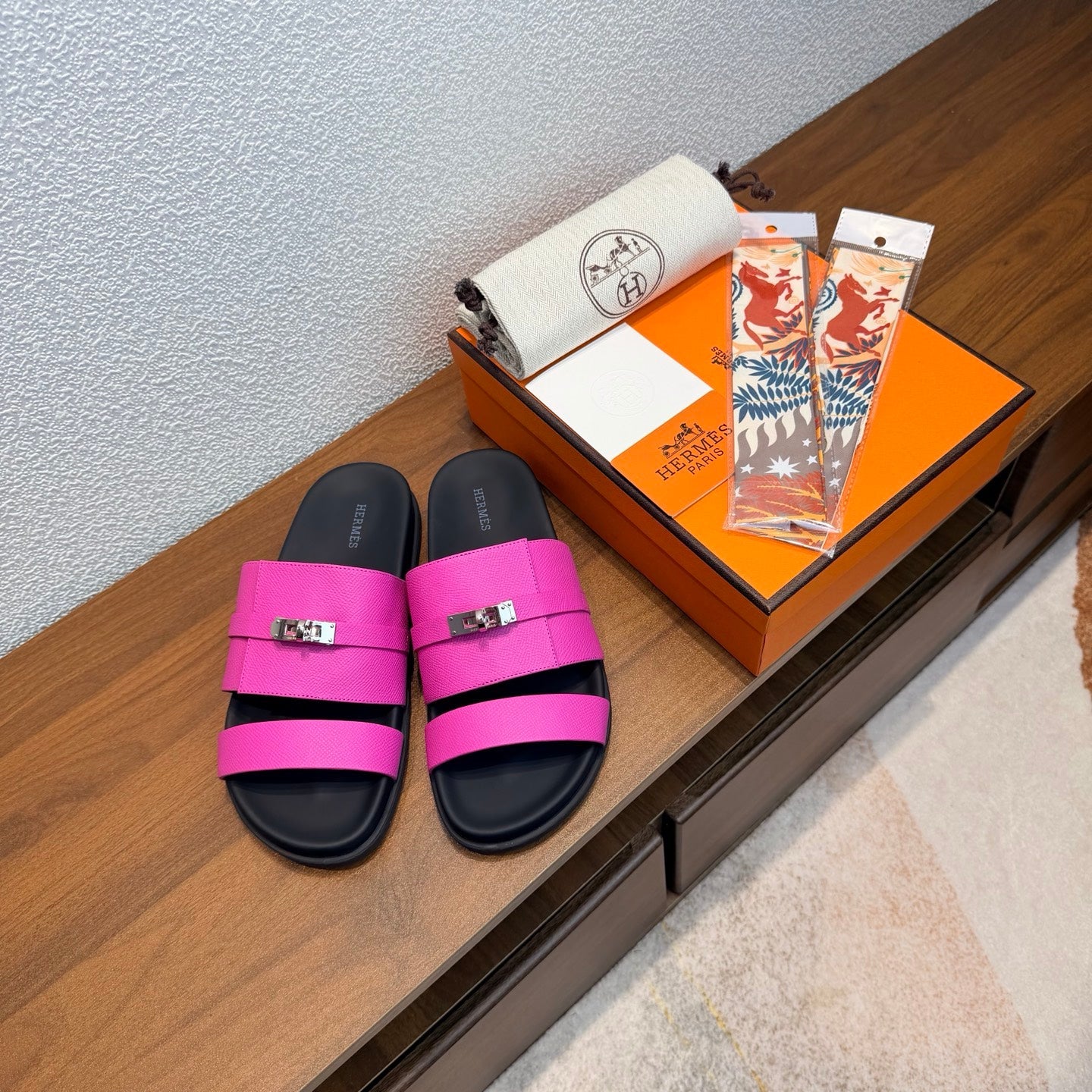 HM Jackson Sandals Bright Pink Espom Leather 707175