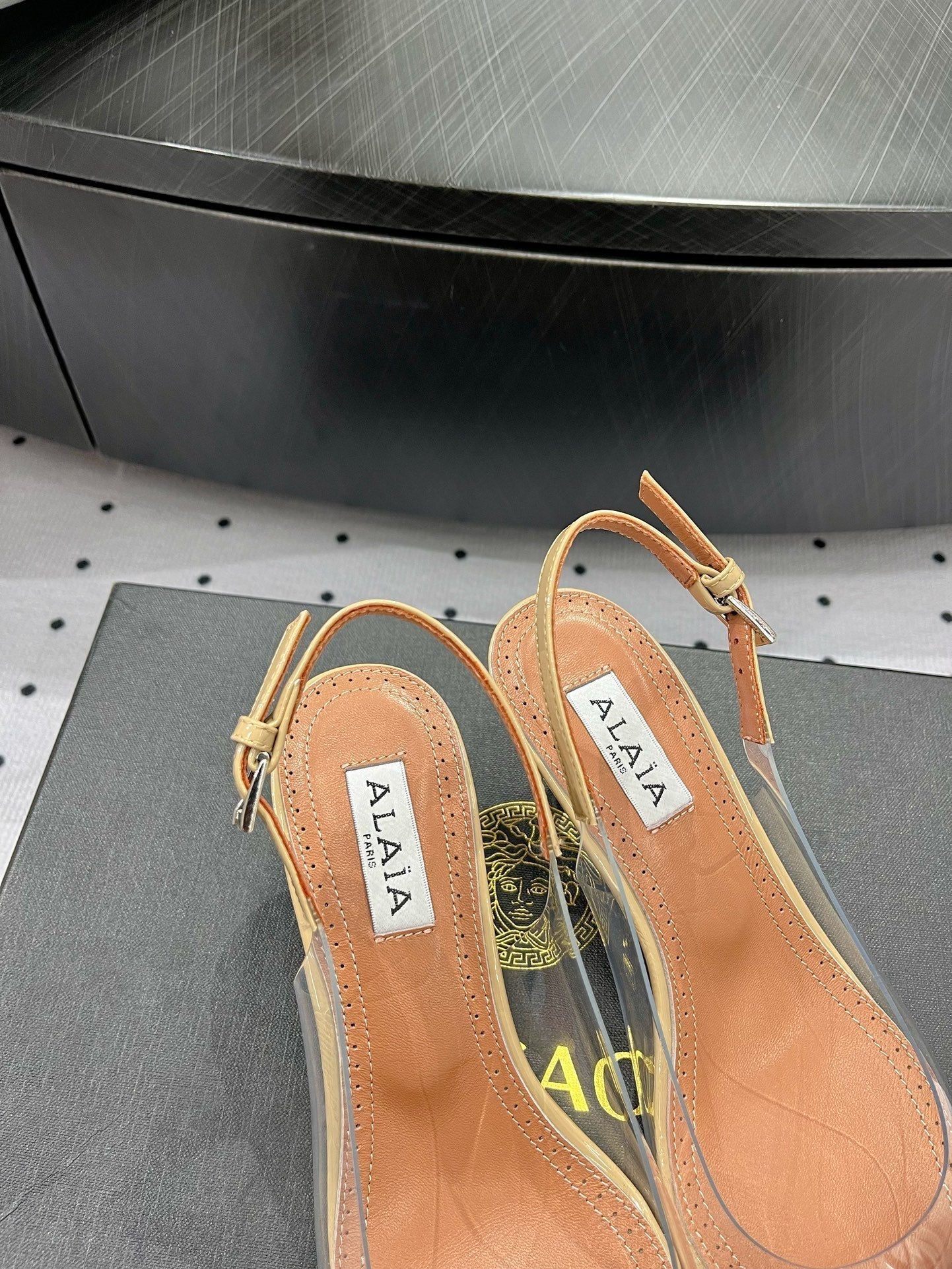 Alaila Le Cœur Slingbacks 60mm In Beige Glossy Lambskin 954829
