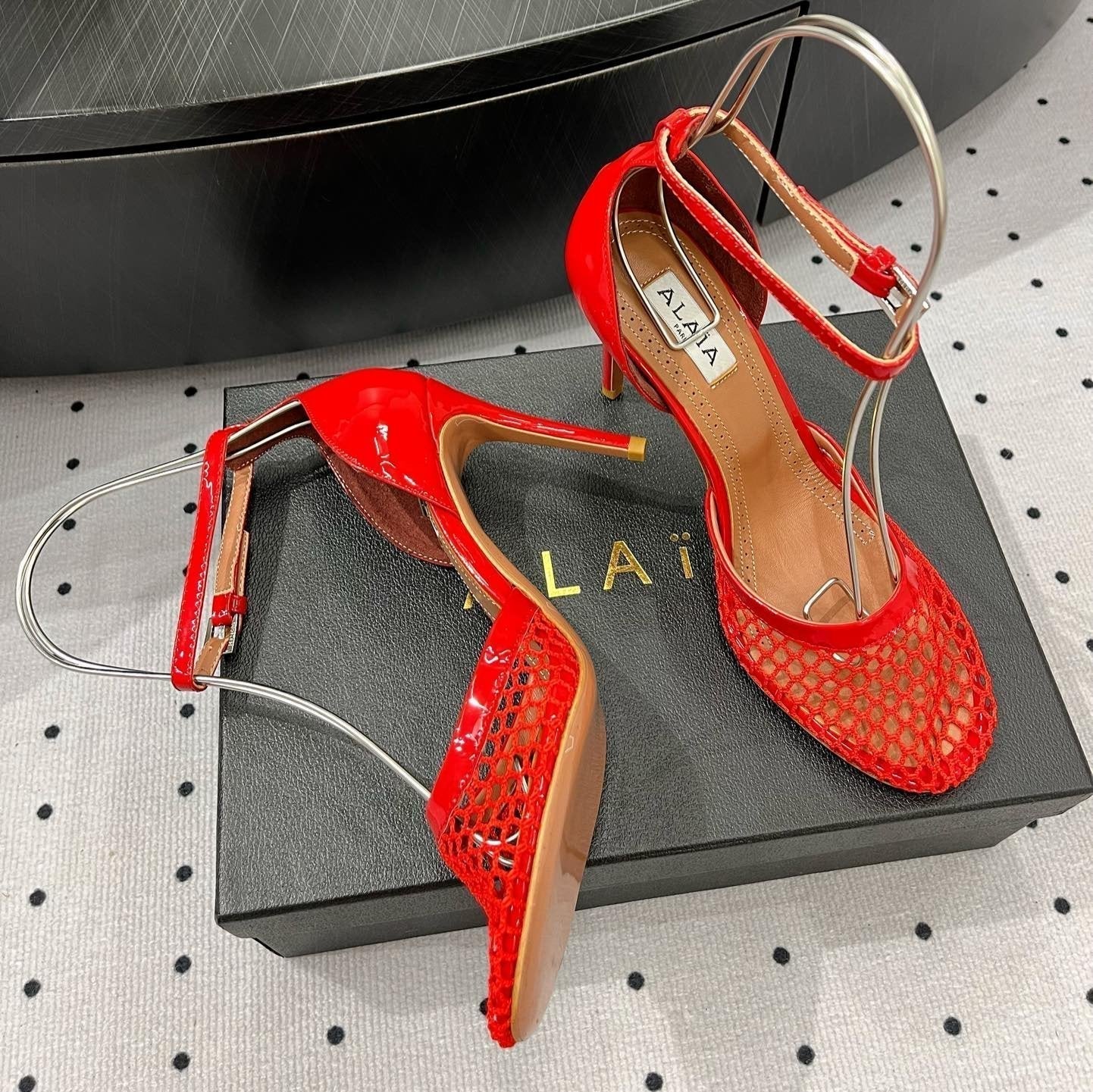 Alaila High Fishnet Pumps 90mm In Red Mesh Fabric 954854