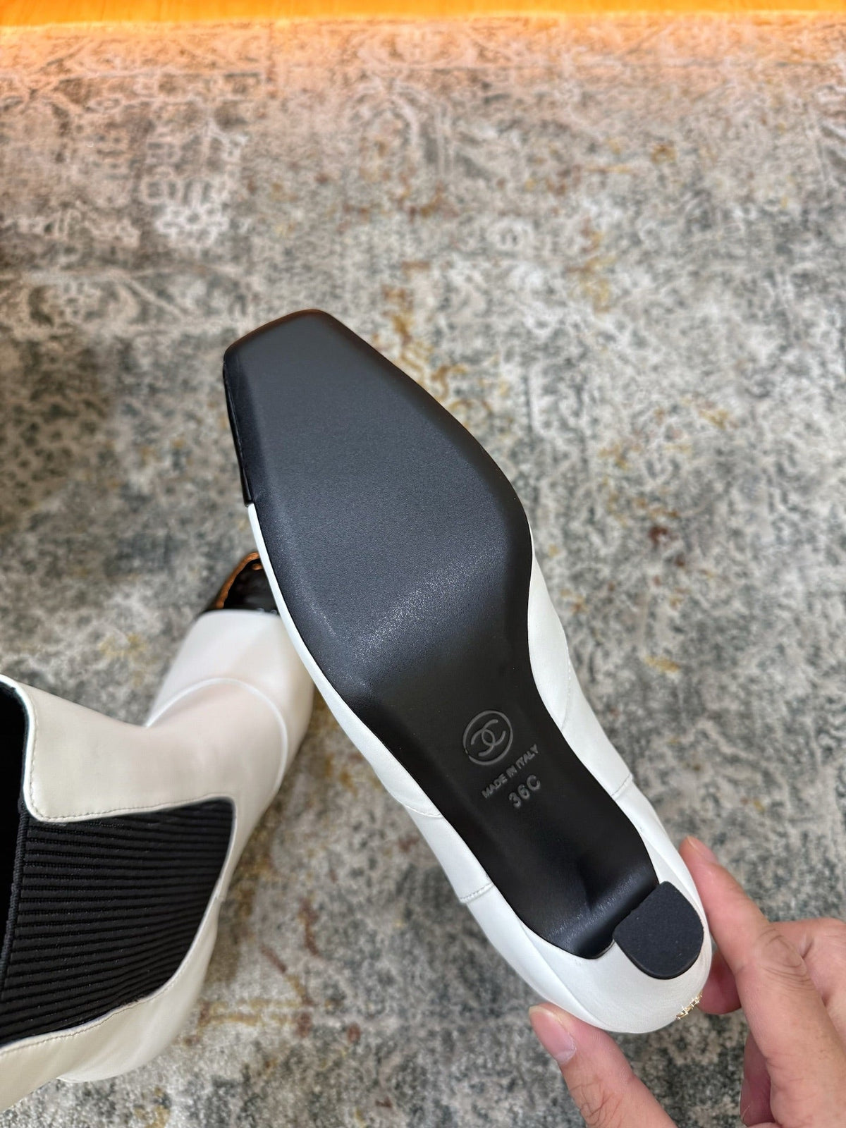 Chanel 26s Patent Cap Toe Chelsea Ankle Boots 7cm White Black 154684