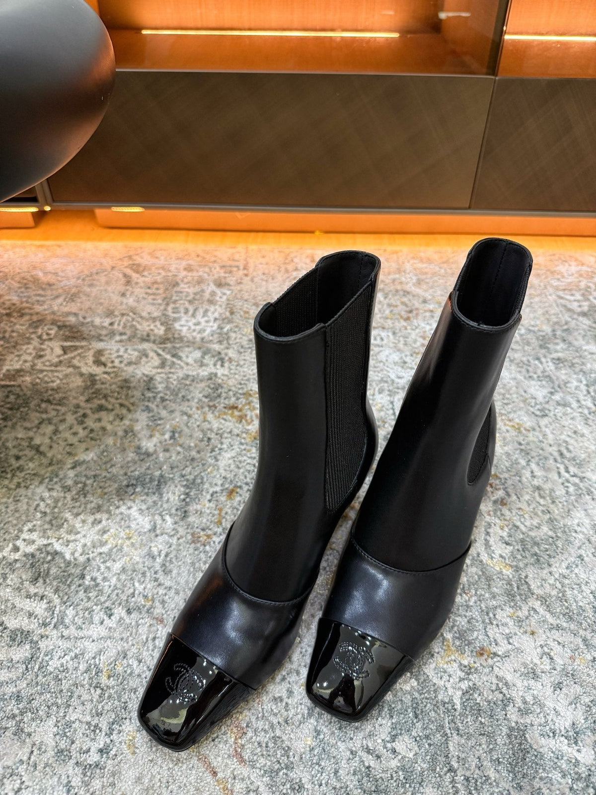 Chanel 26s Patent Cap Toe Chelsea Ankle Boots 7cm Black 154685