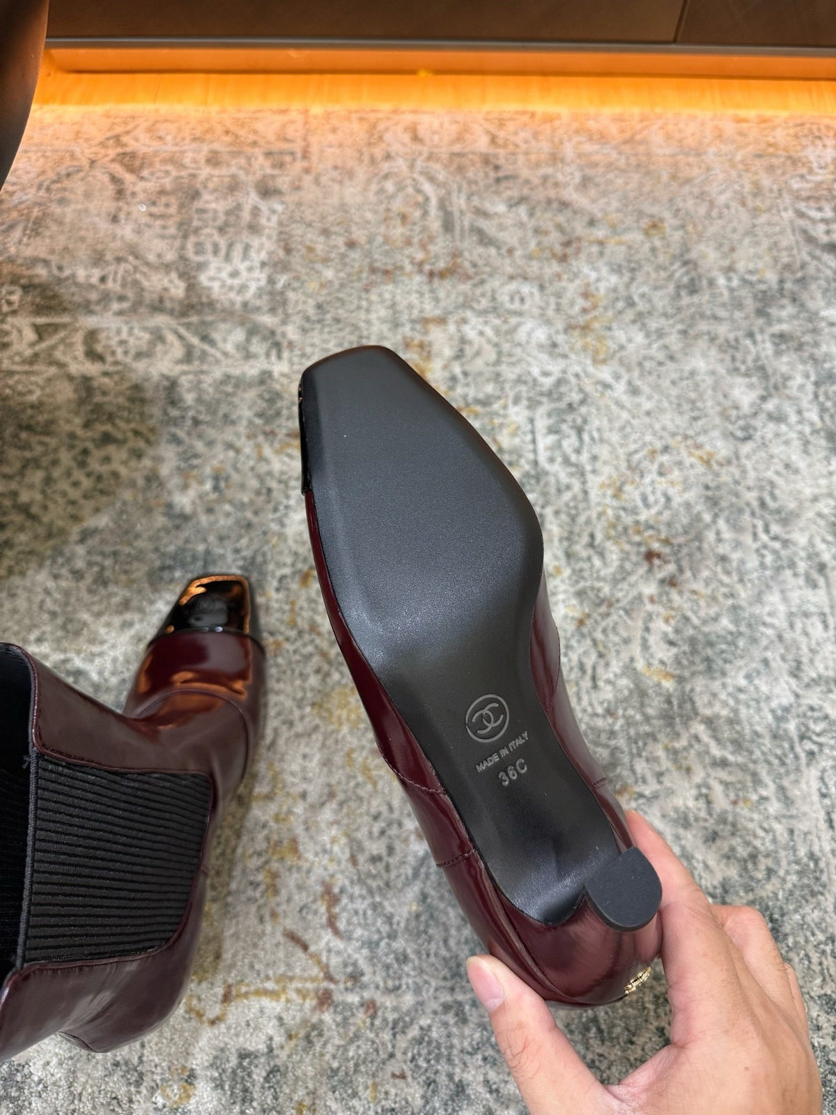 Chanel 26s Patent Cap Toe Chelsea Ankle Boots 7cm Burgundy Black 154688