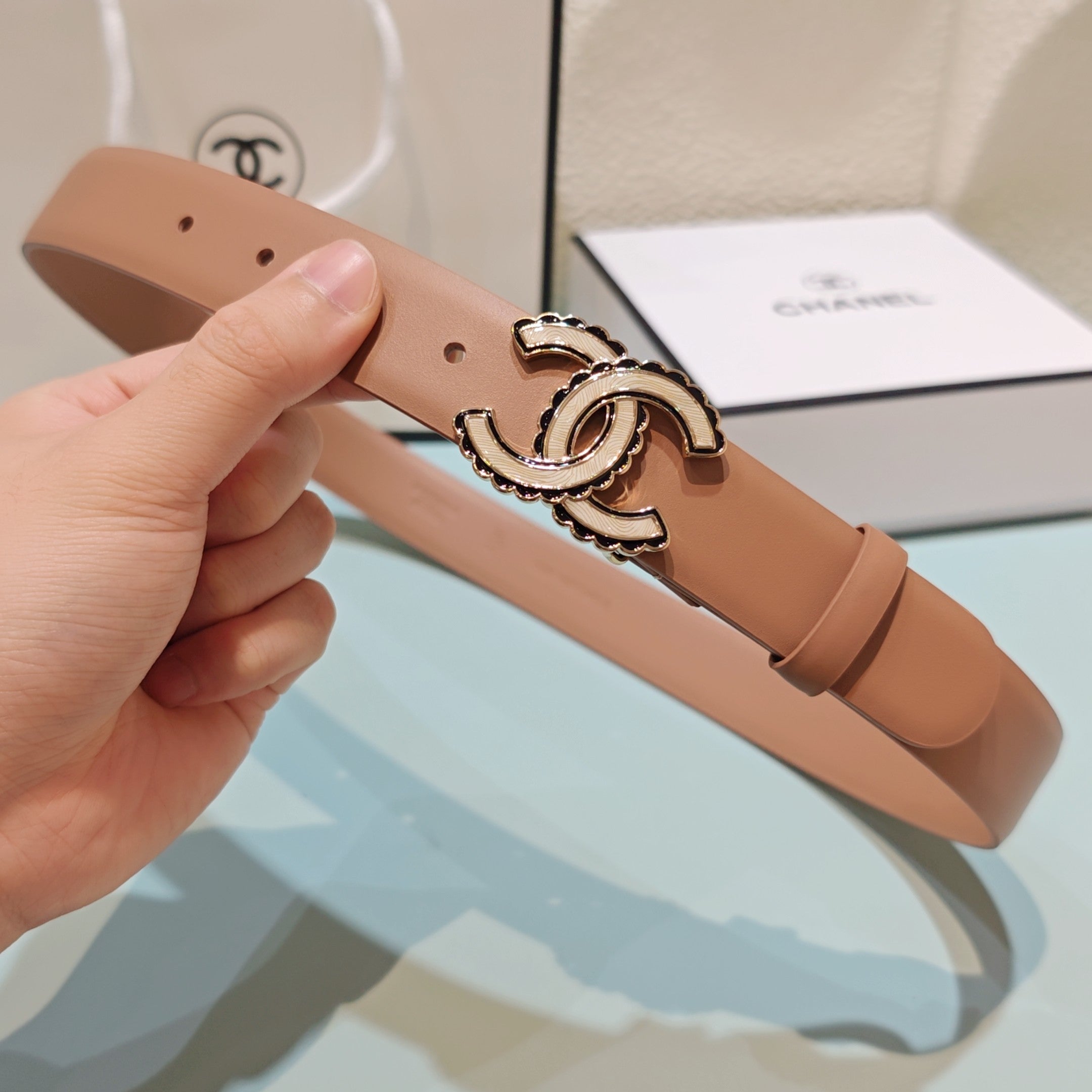 CC Belt 3.0 Scalloped Edge Buckle Light Brown Cowhide 200002