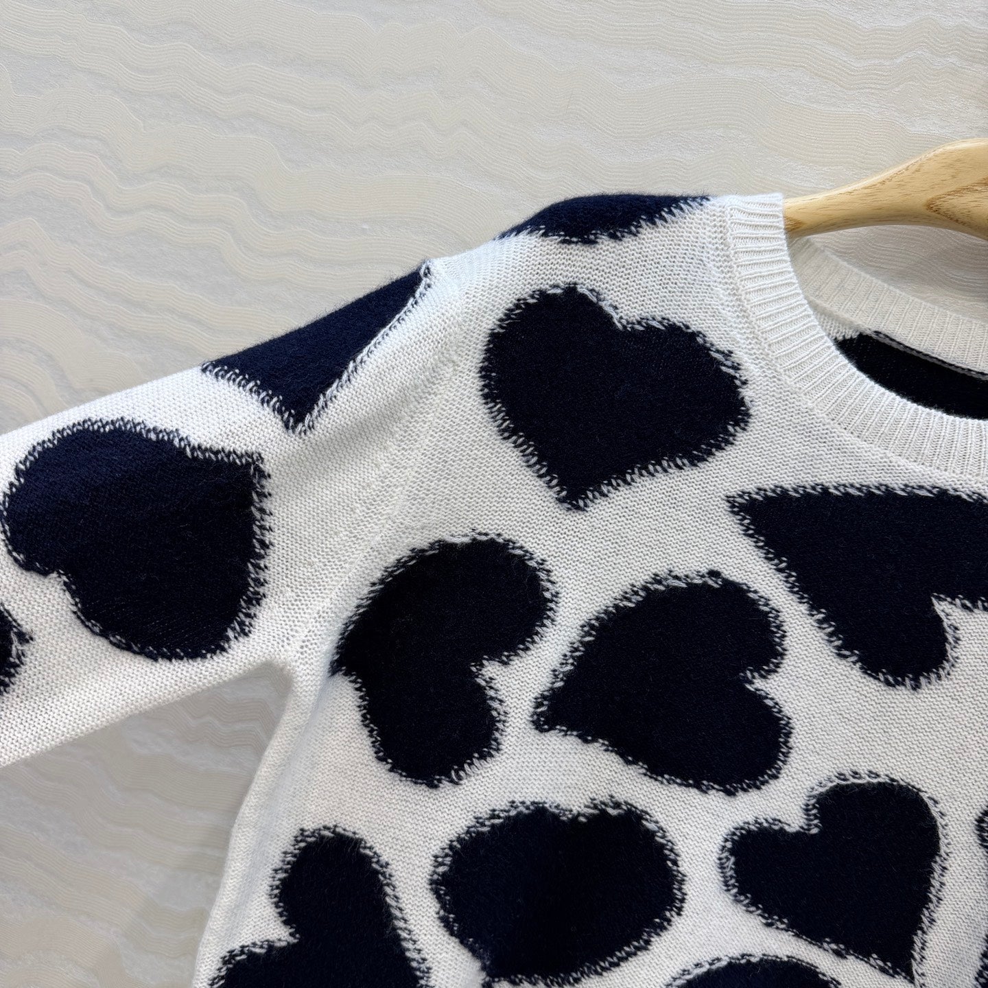 CD 26s Heart Intarsia Sweater White Cashmere 427161
