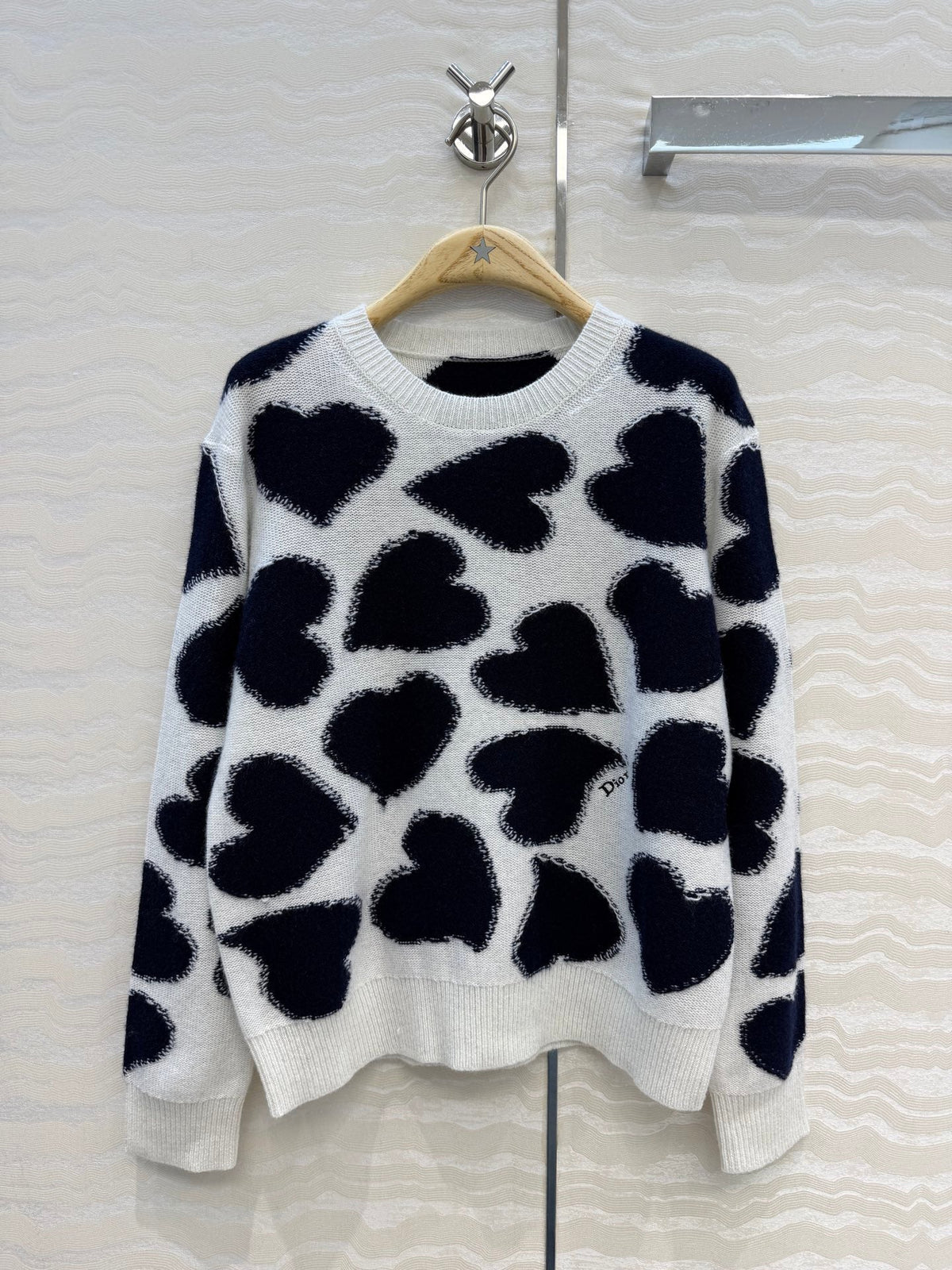 CD 26s Heart Intarsia Sweater White Cashmere 427161