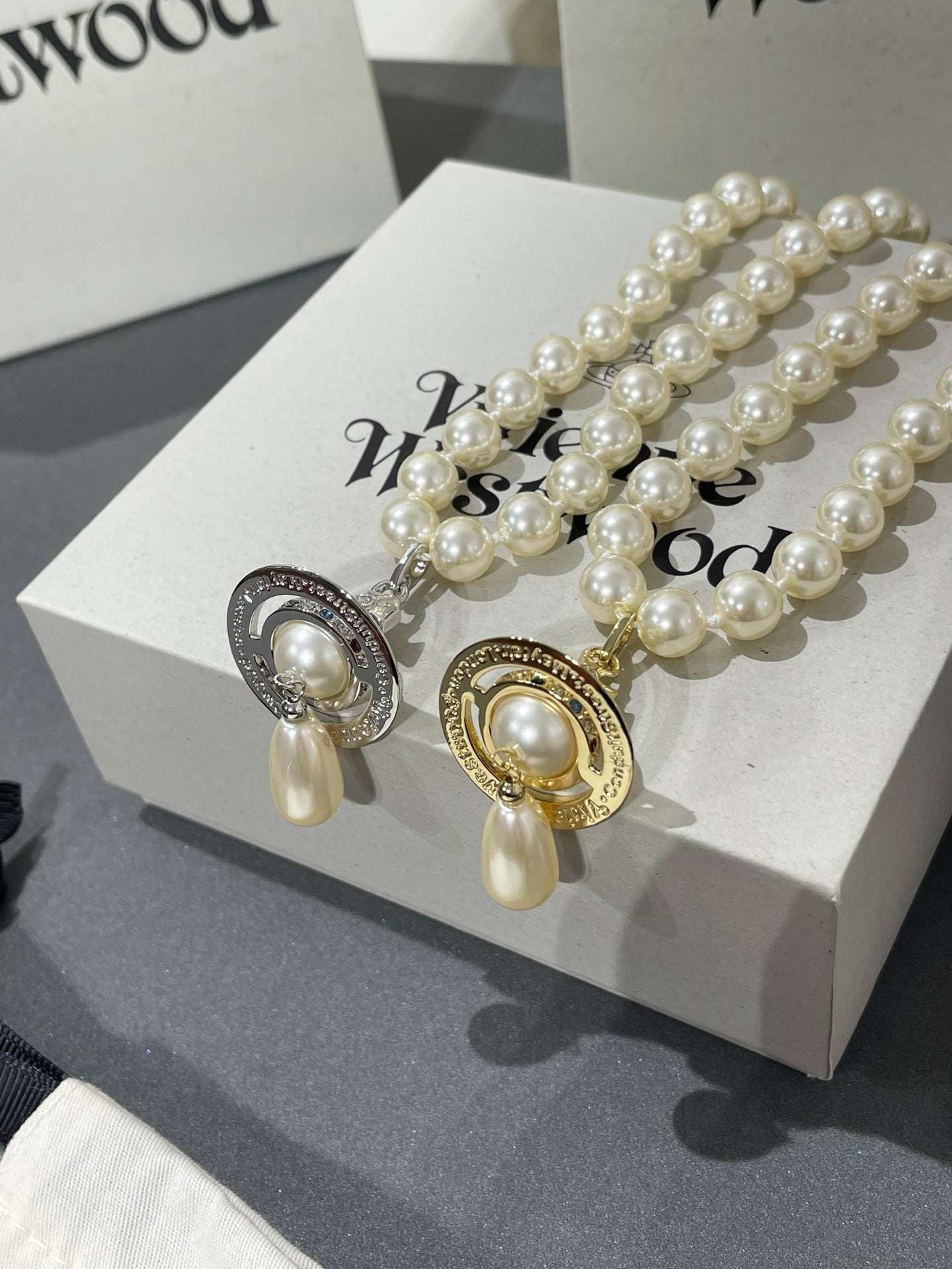 Vivienne Westwood One Row Pearl Drop Chokers Necklace