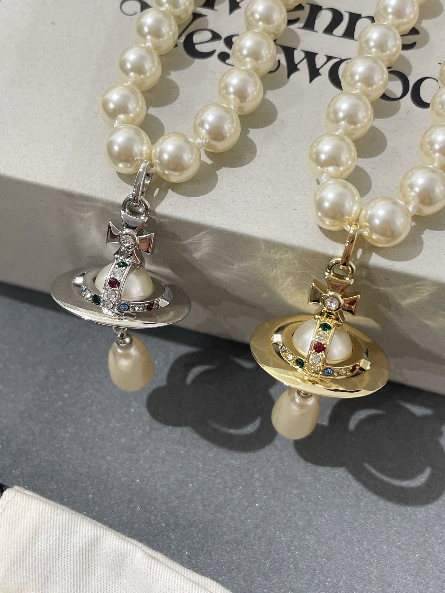 Vivienne Westwood One Row Pearl Drop Chokers Necklace