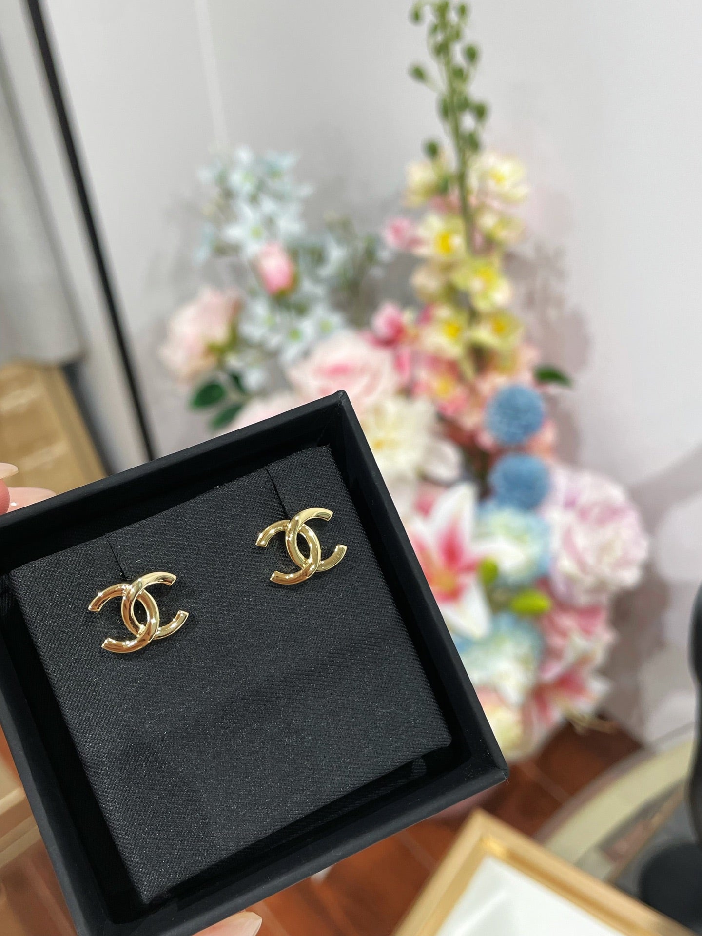CC 26FW Gorgeous Gold Earrings 014