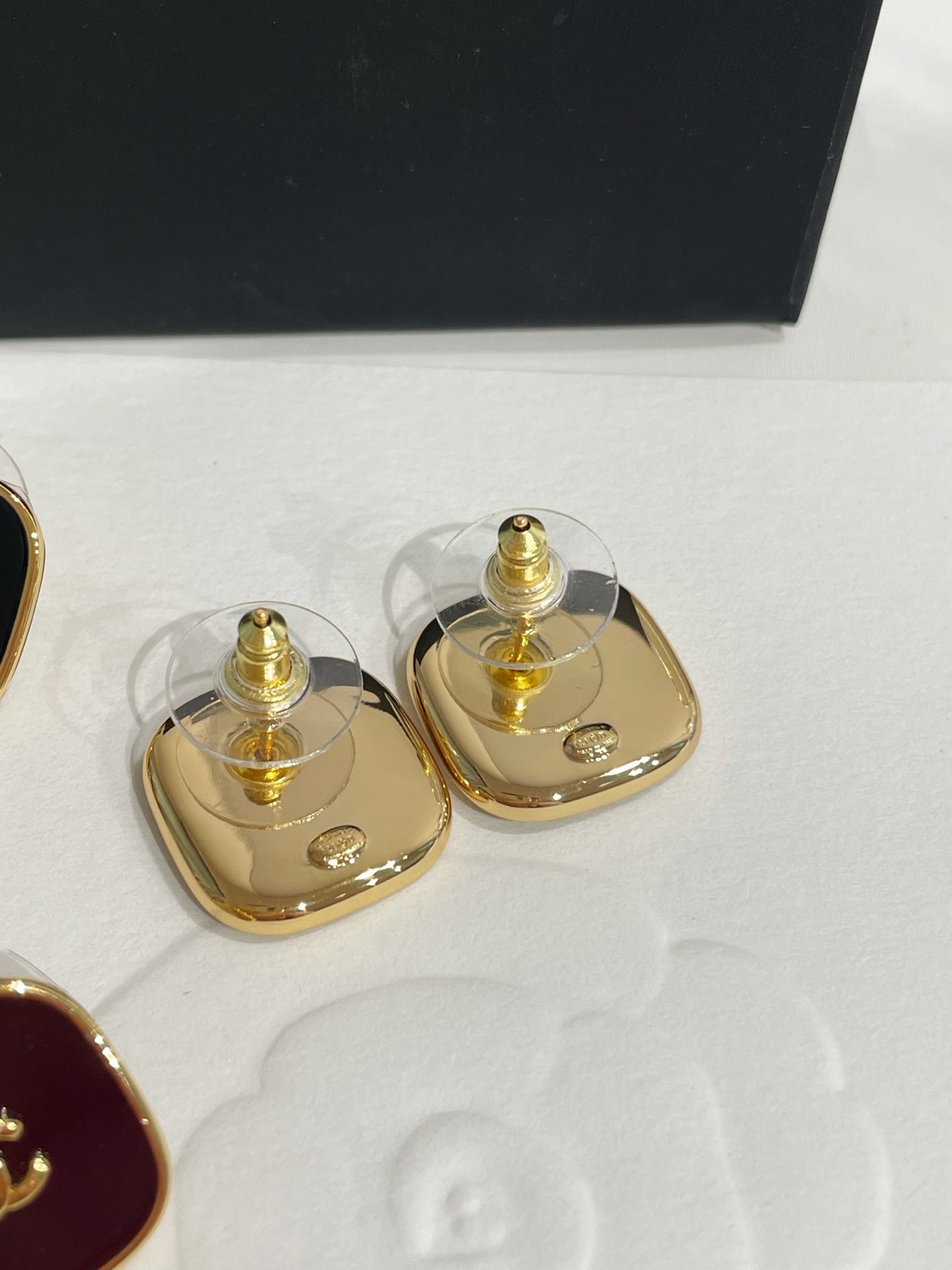 CC 26FW Gorgeous Gold Earrings 013