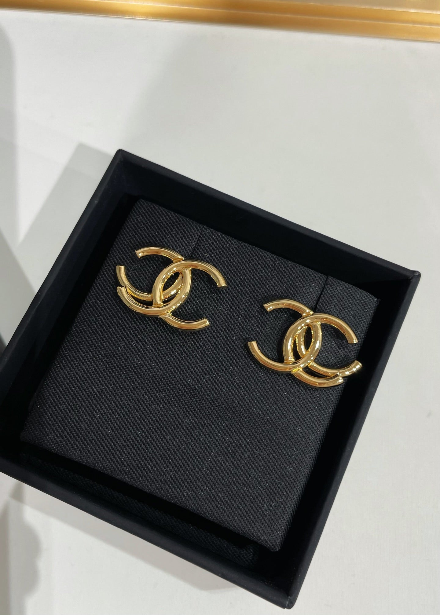 CC 26FW Gorgeous Earrings 001