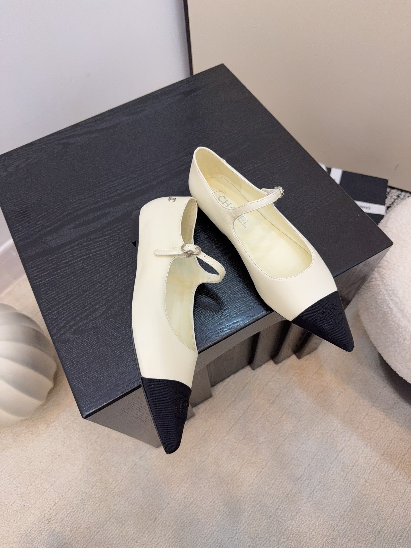 CD FW Mary Janes Light Beige Lambskin & Grosgrain 505040