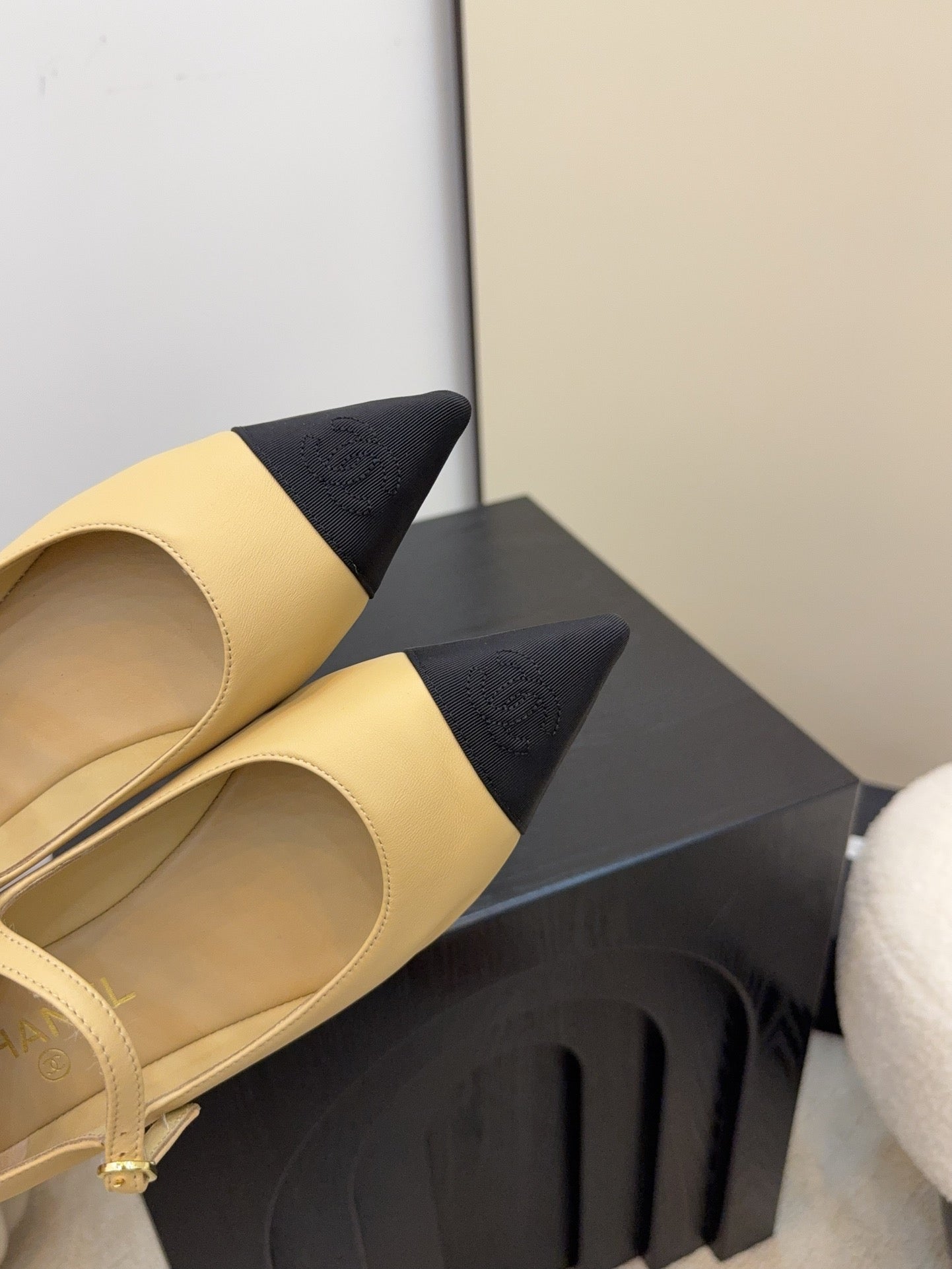 CD FW Mary Janes Yellow Lambskin & Grosgrain 505041