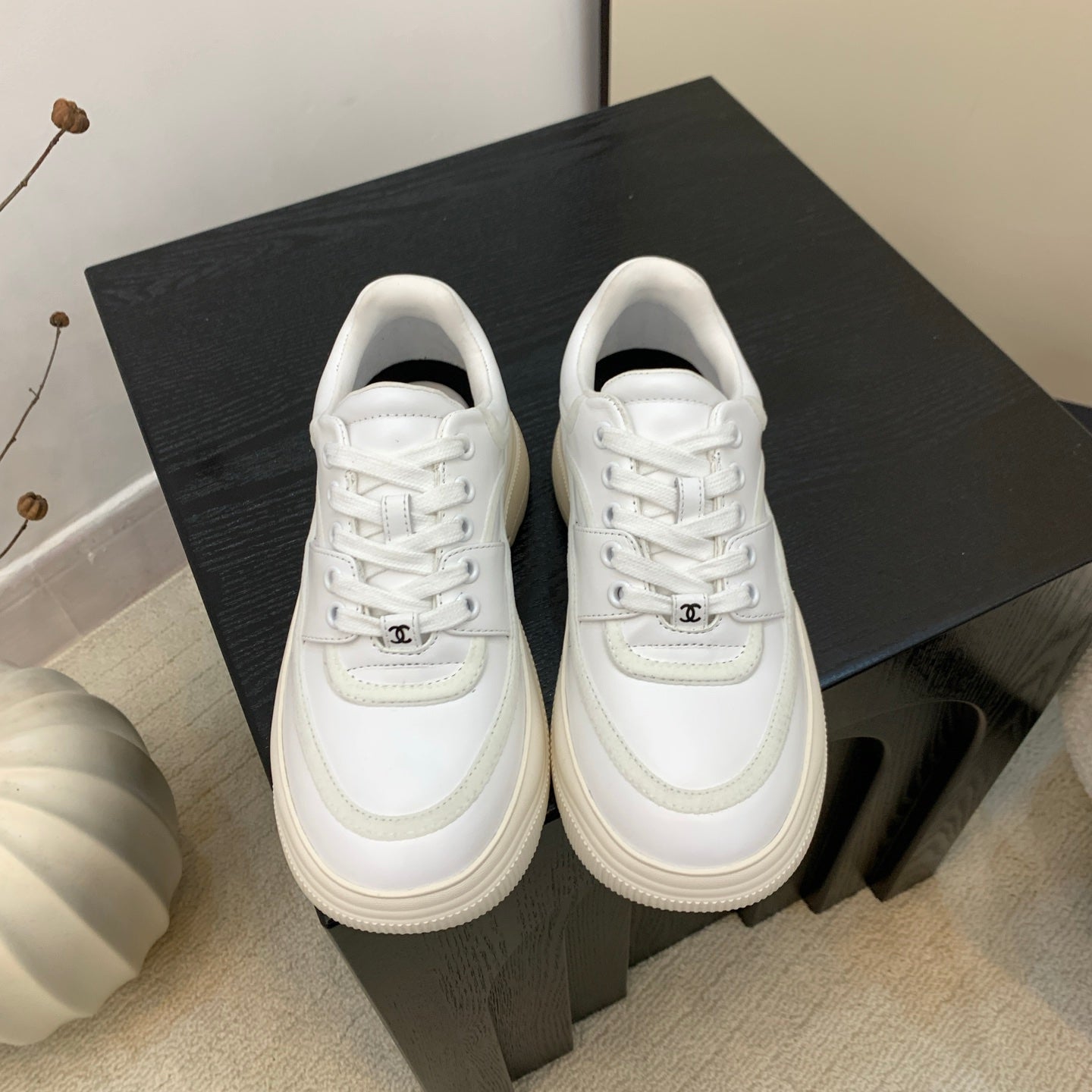 CC Alexander McQueen Sneakers White Mmooth Calfskin 537188