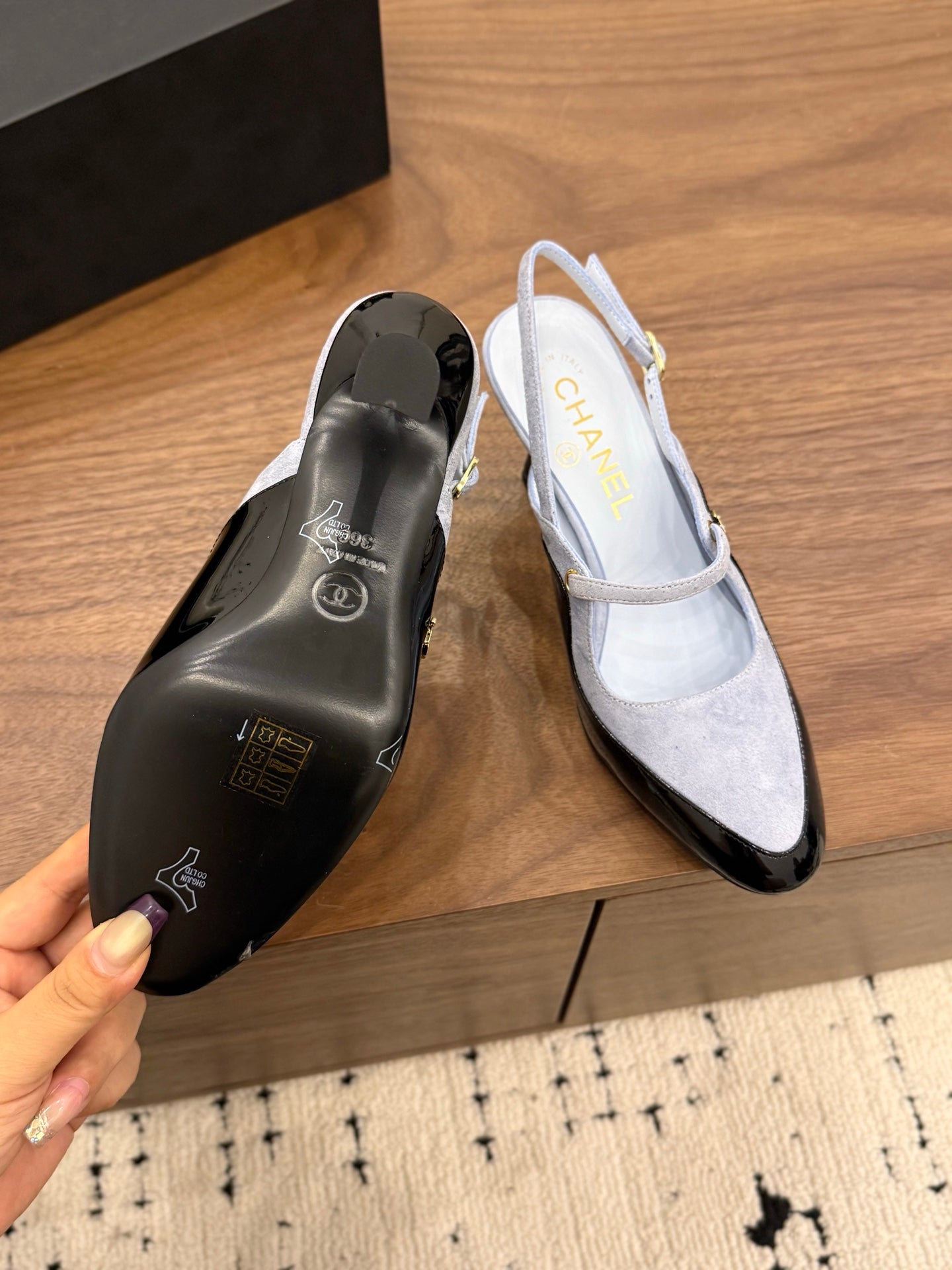 CC 26FW Slingback 7.5cm Grey Black Suede Patent Leather 676121
