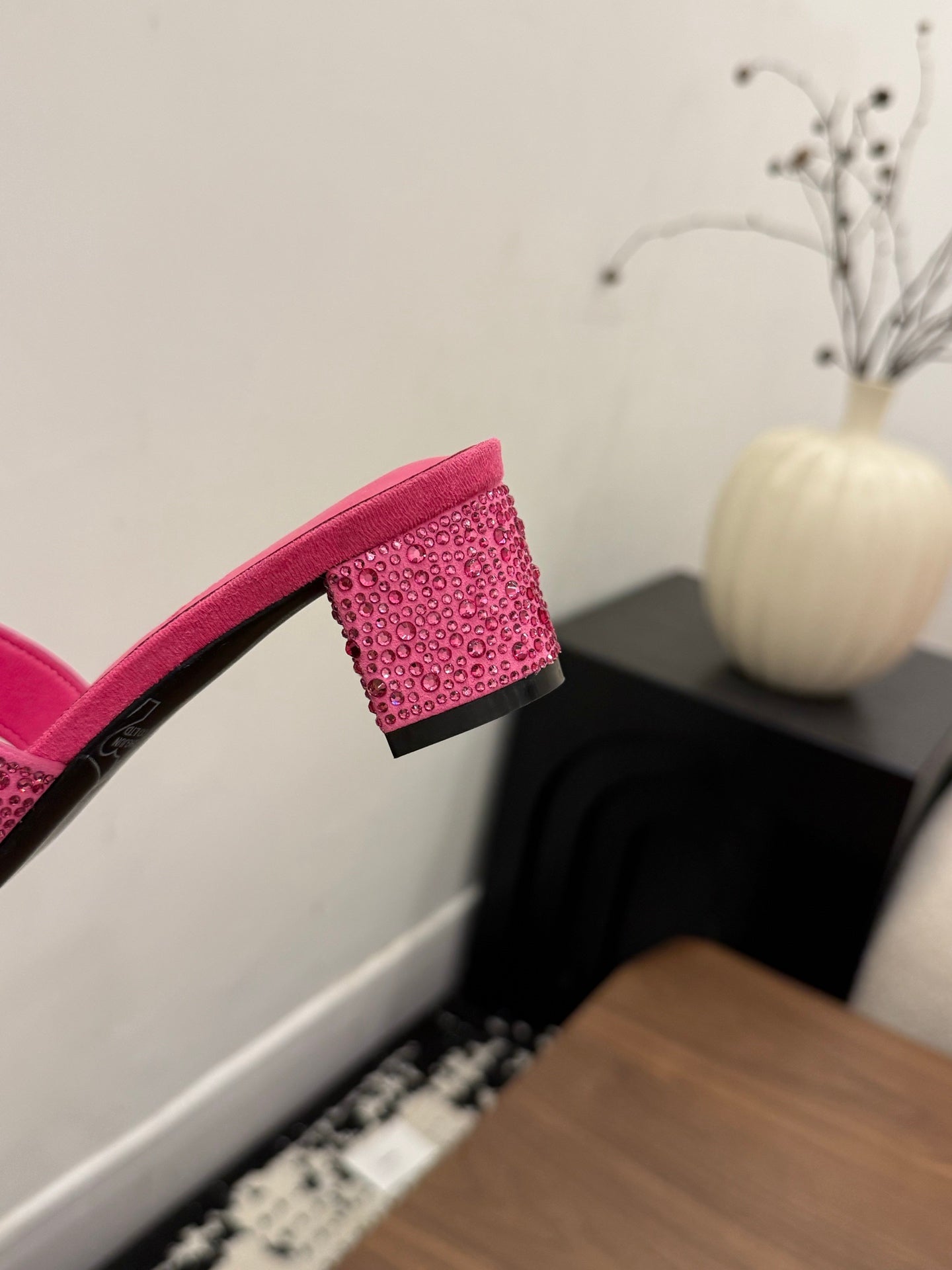 HM 26s Oasis Sandal Ligh Pink Suede With Crystals