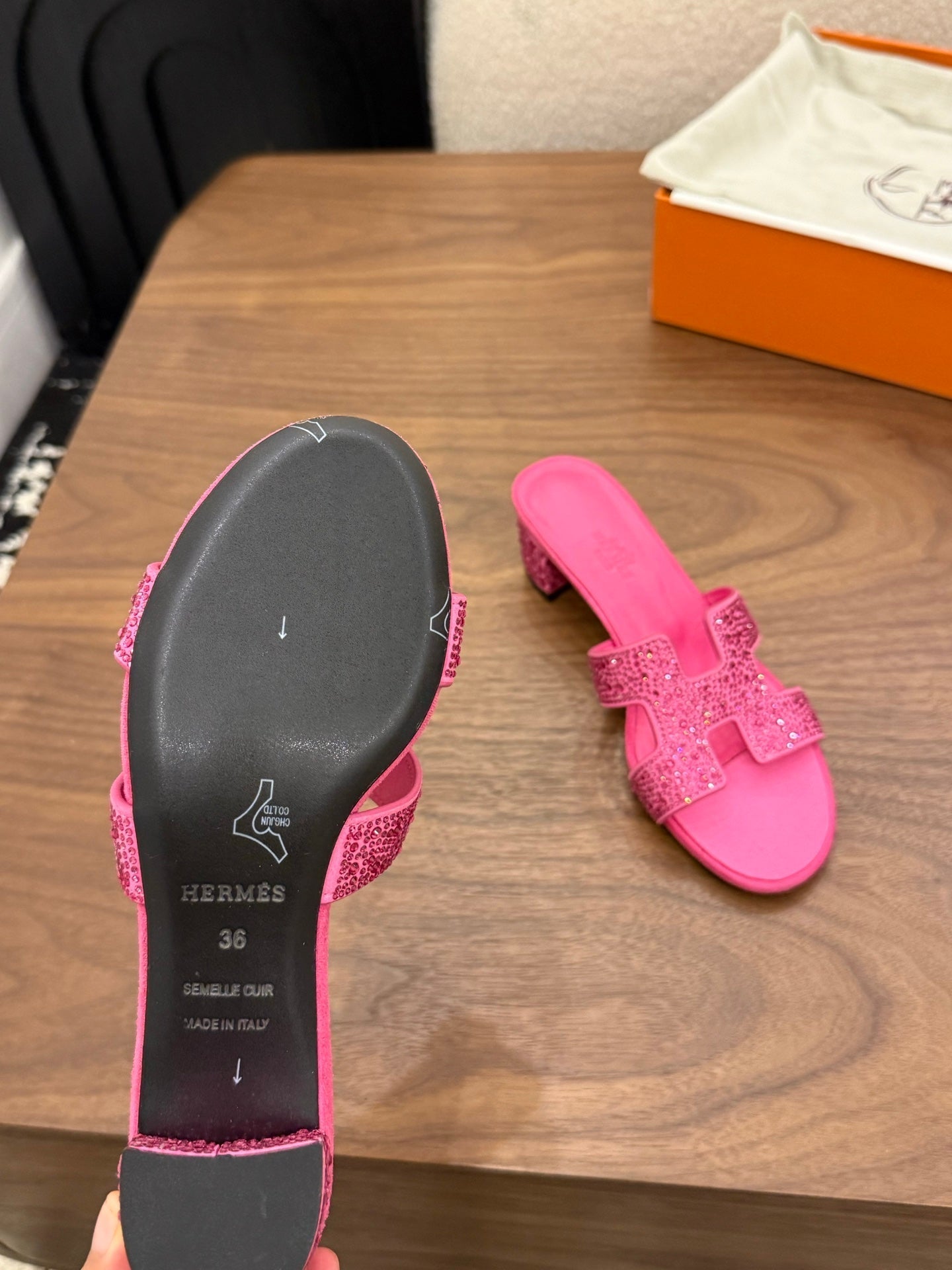 HM 26s Oasis Sandal Ligh Pink Suede With Crystals