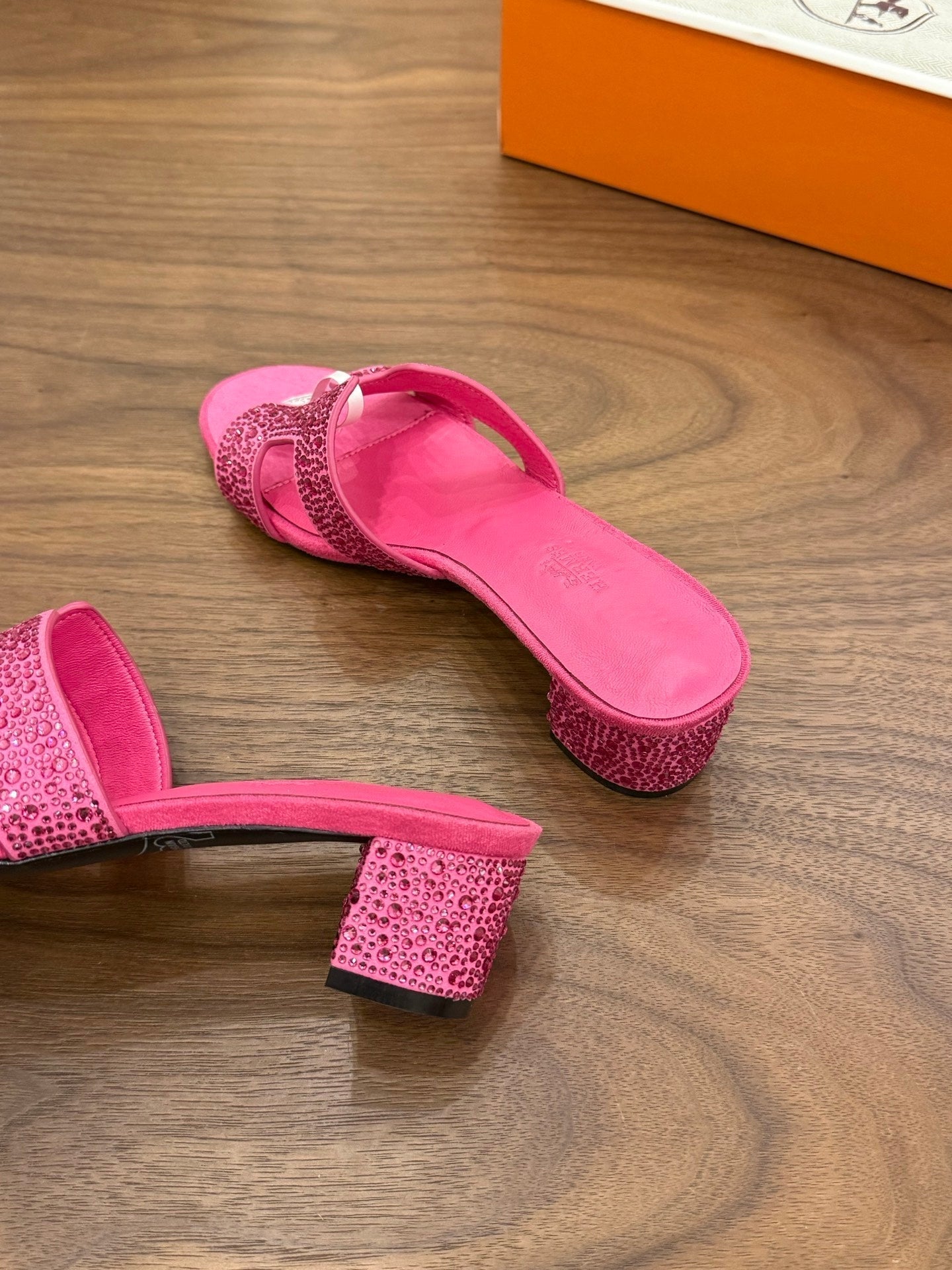HM 26s Oasis Sandal Ligh Pink Suede With Crystals