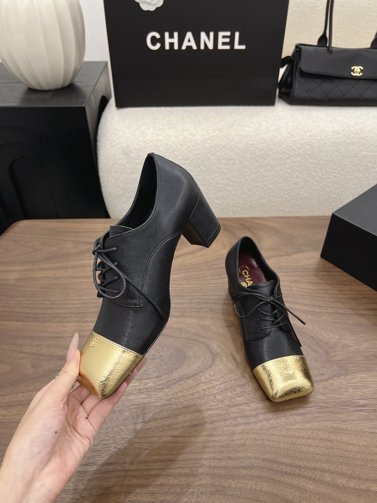 CC 26s Loafer 5cm Black Gold Leather 910478