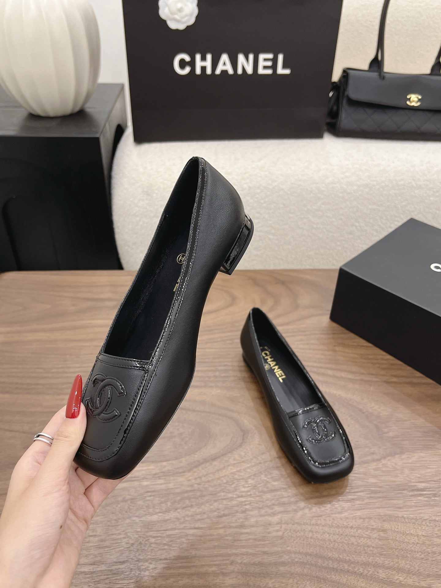 CC 26s Ballet Flat Black Lambskin Patent Leather 915316